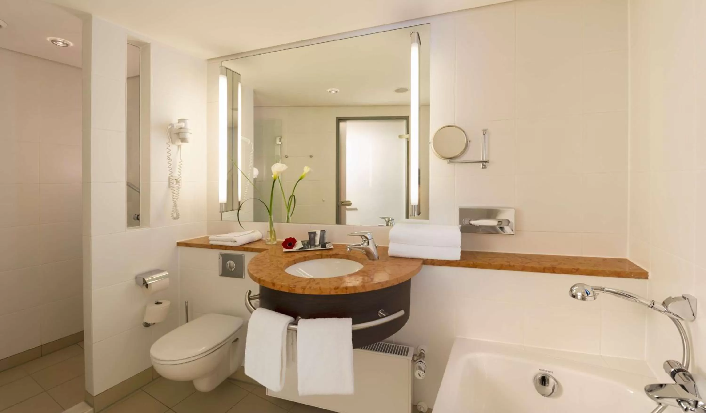 Comfort Double Room in Dorint An der Kongresshalle Augsburg