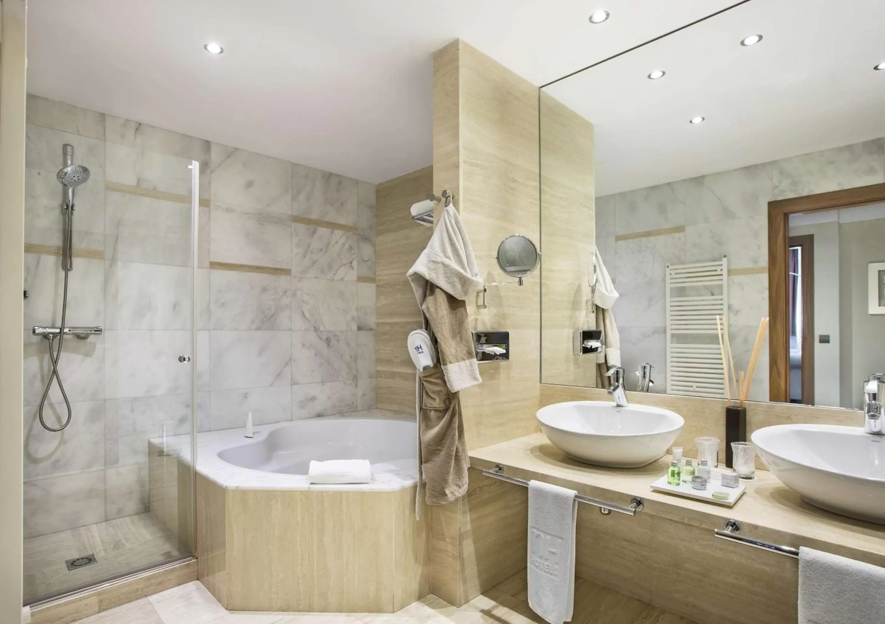 Bathroom in NH Gran Hotel Casino de Extremadura