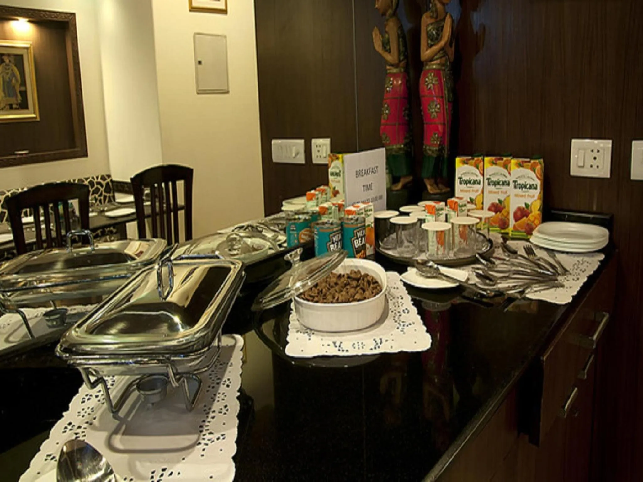 Restaurant/places to eat in Red Maple Bed & Breakfast