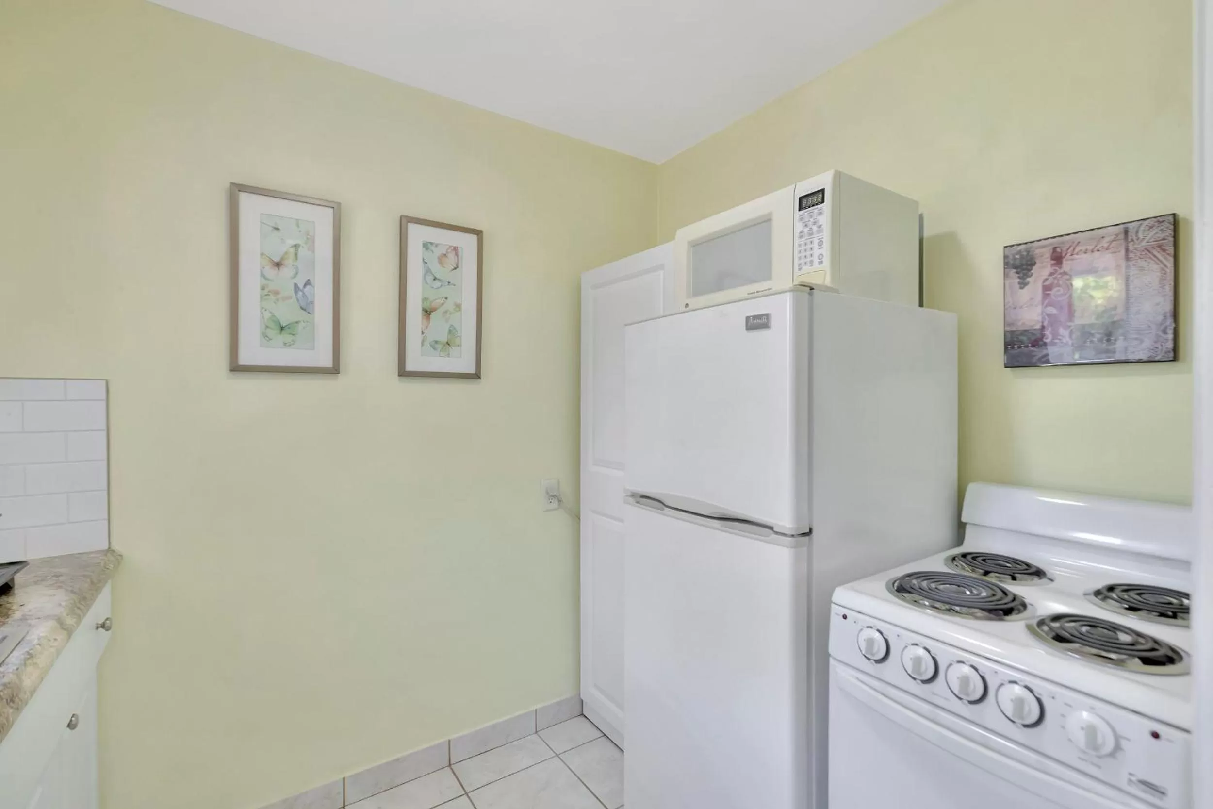 Kitchen or kitchenette, Kitchen/Kitchenette in Seahorse Guesthouse