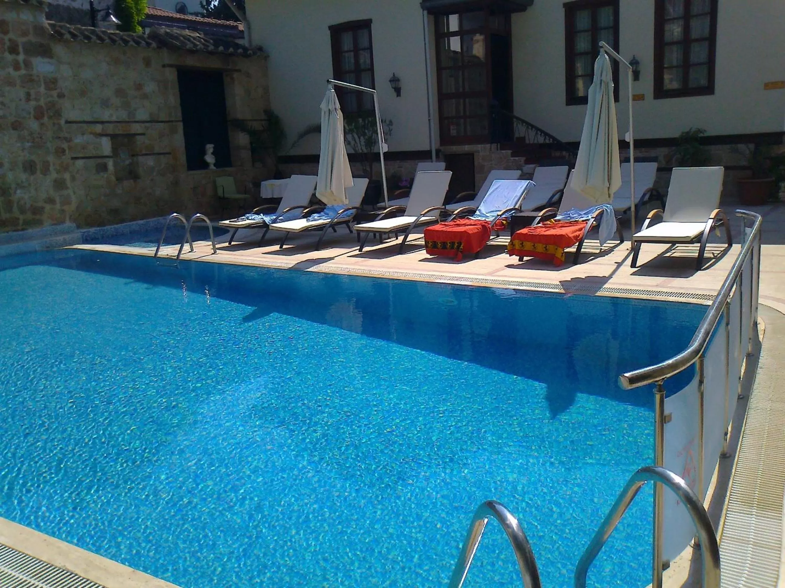 Swimming pool in Dogan Hotel