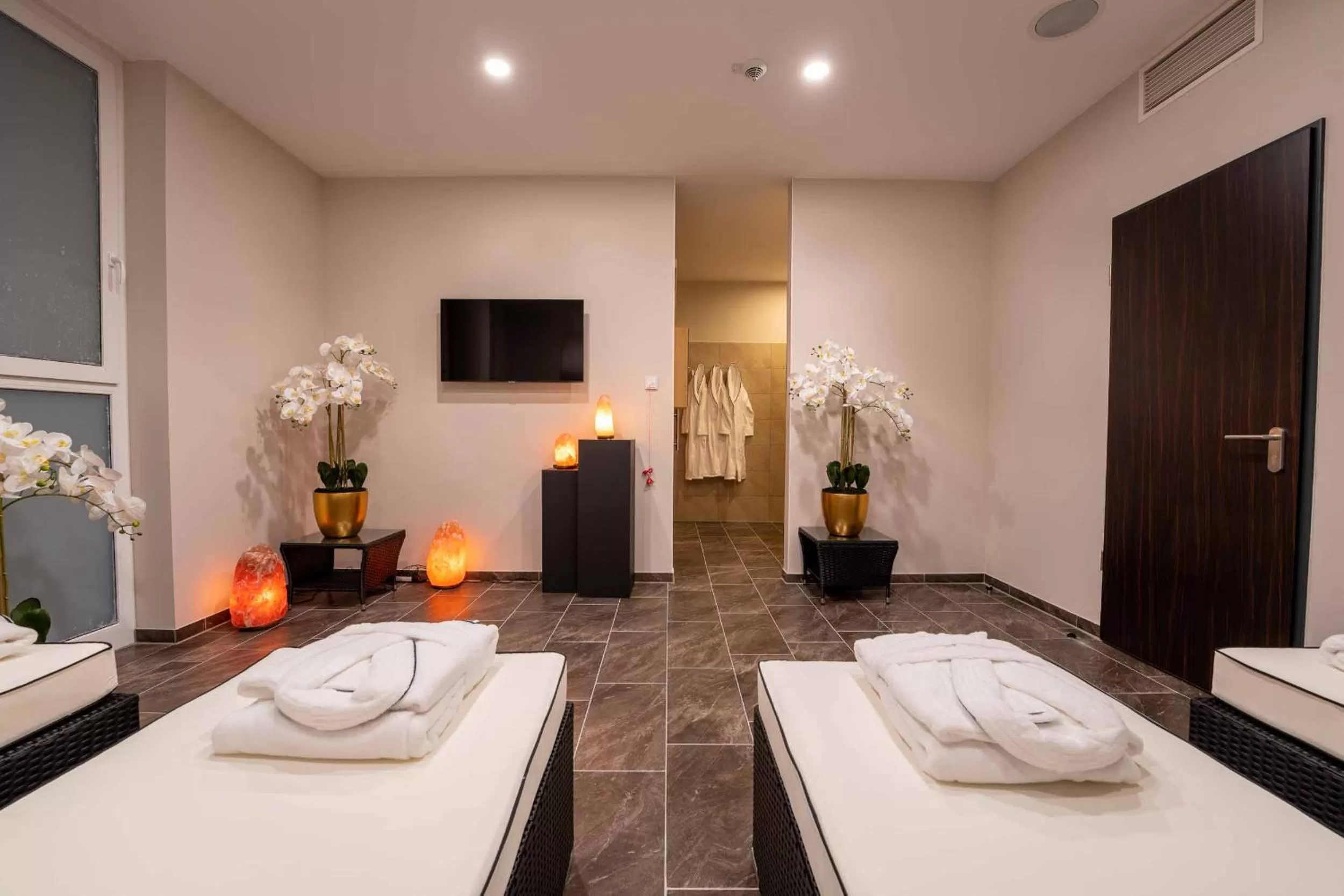 Sauna, Bed in Best Western Plus Plaza Berlin Kurfürstendamm