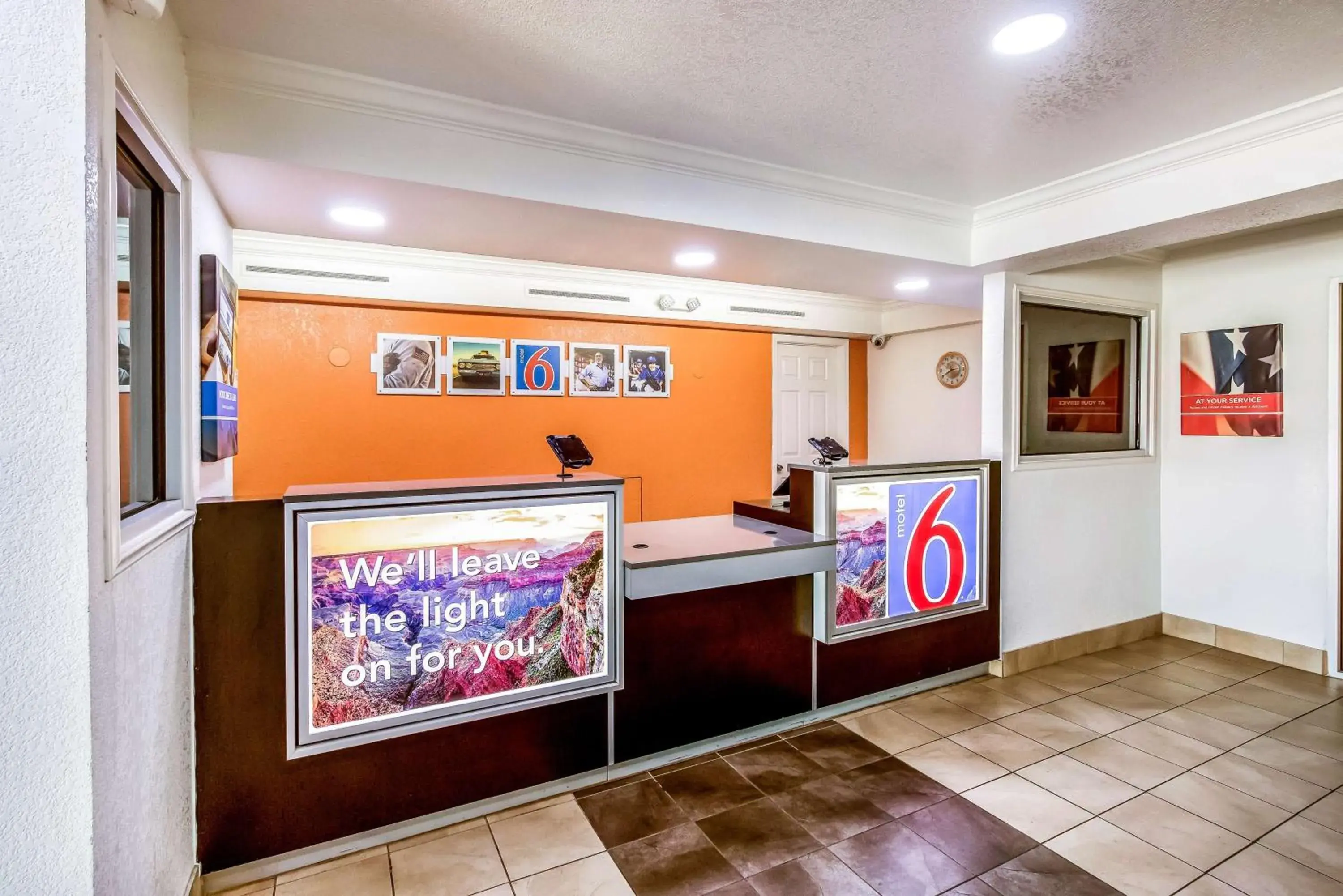Lobby or reception, Lobby/Reception in Motel 6-Euless, TX - DFW West