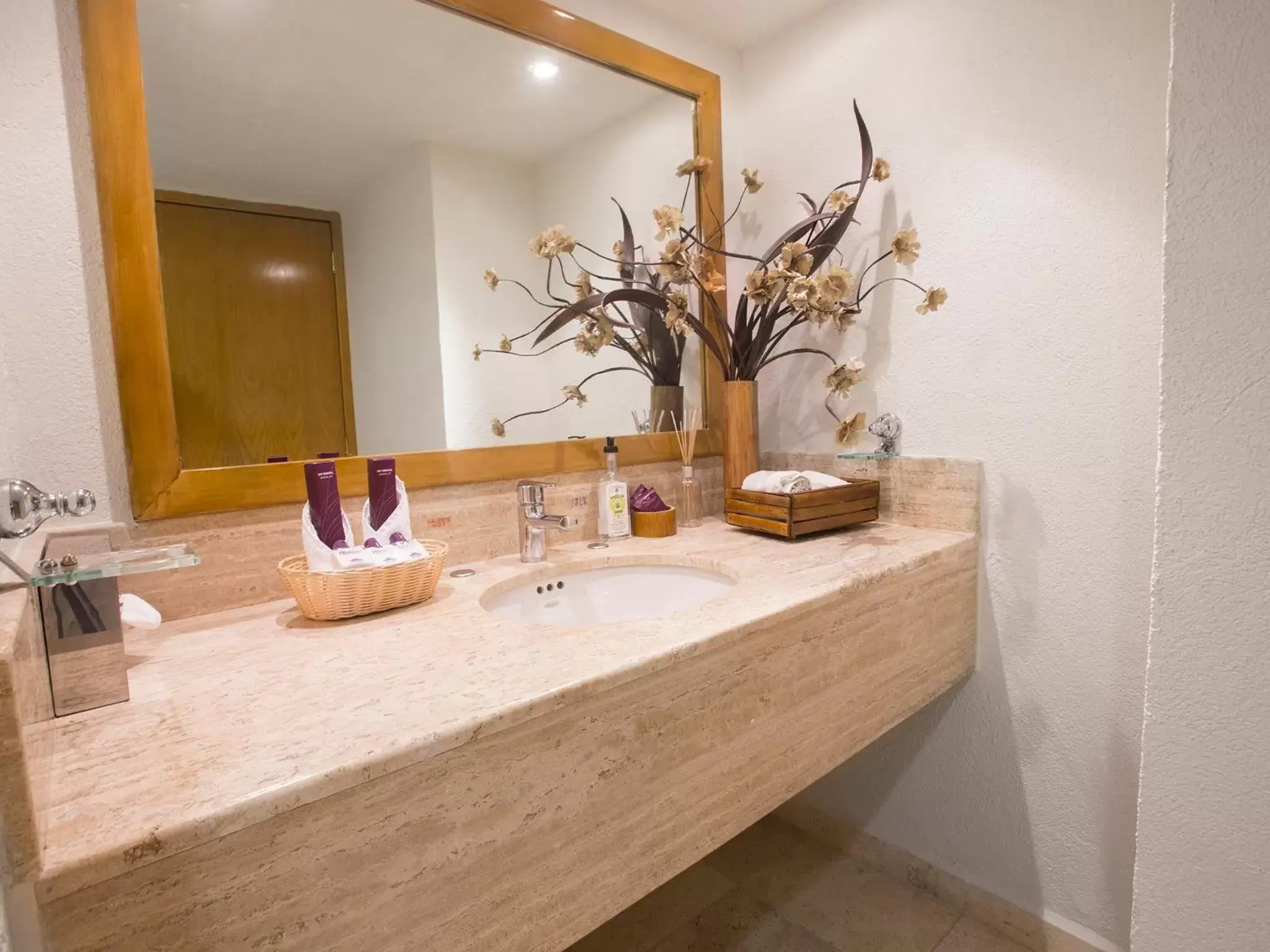 Bathroom in HS HOTSSON Smart Acapulco