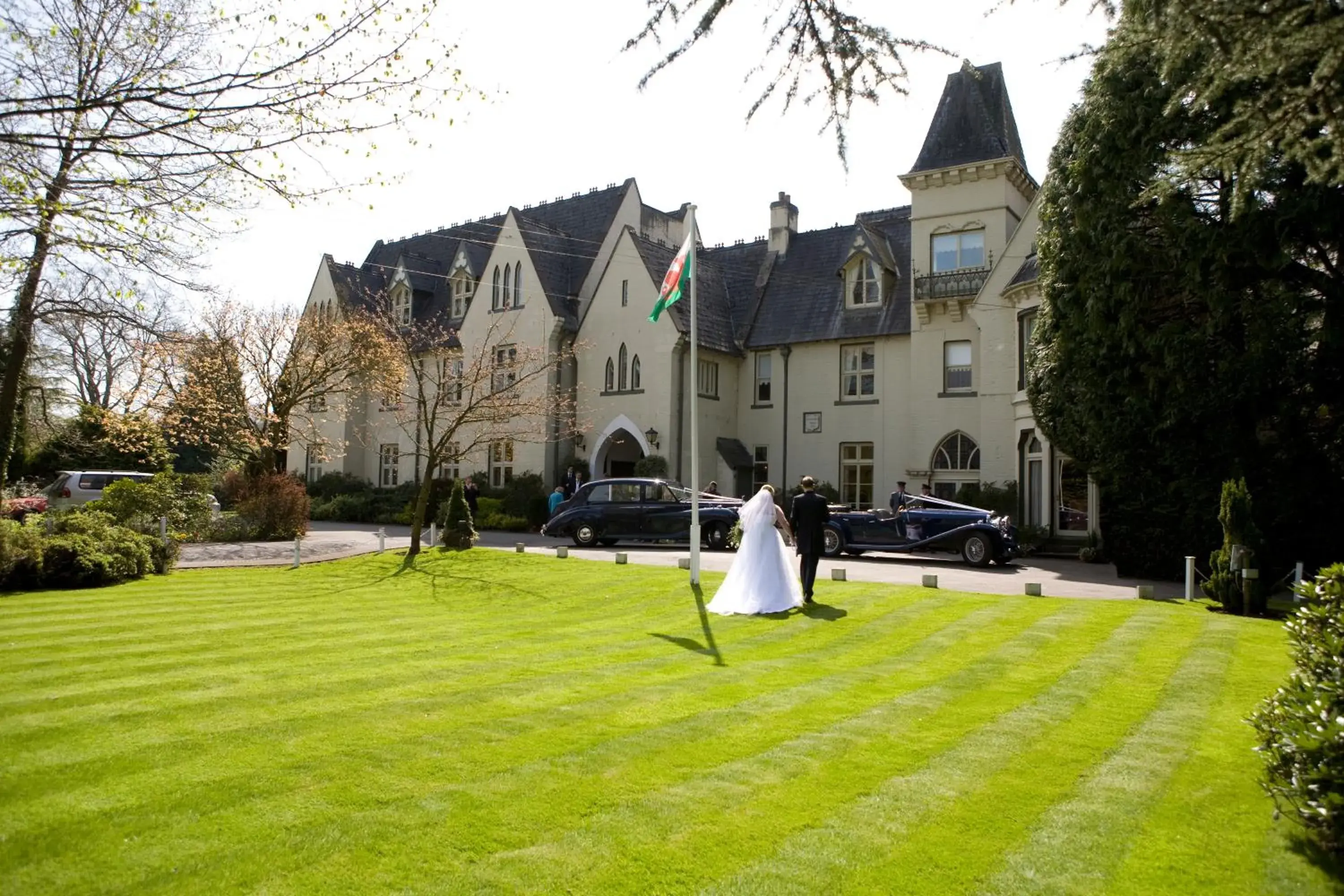 Property Building in Glen-Yr-Afon House Hotel