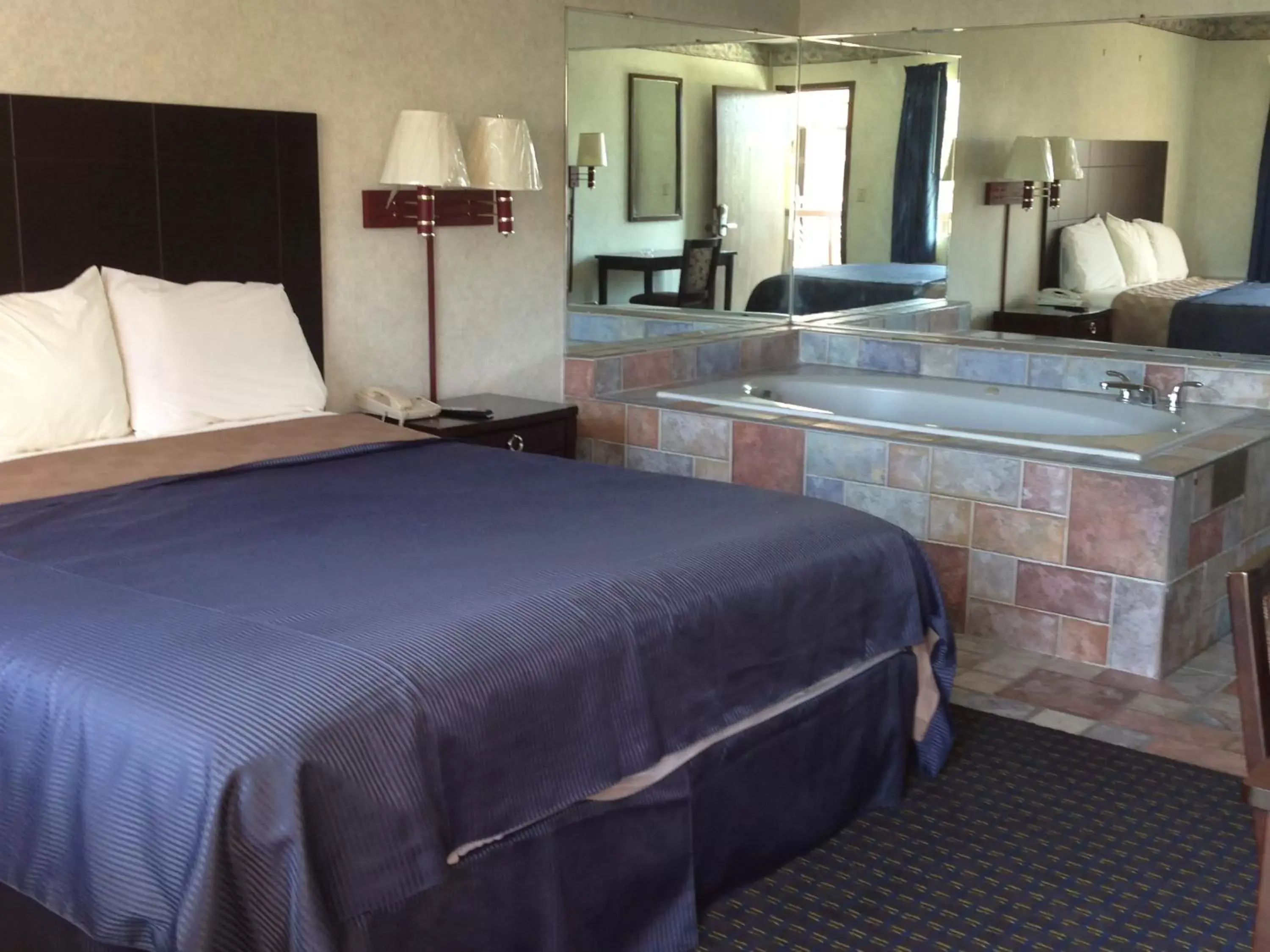 Bed in Del Amo Inn