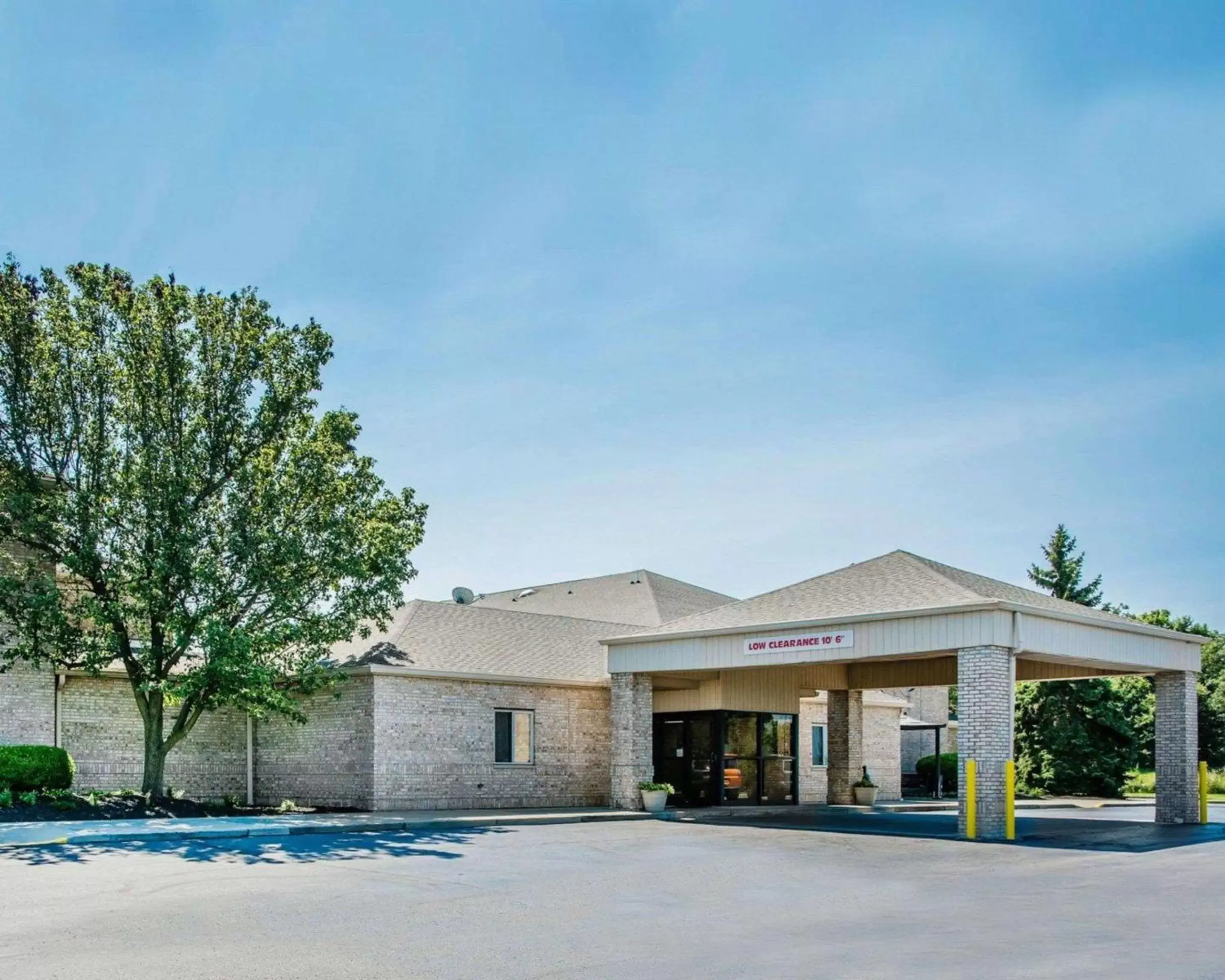 Property Building in Comfort Inn Bellefontaine