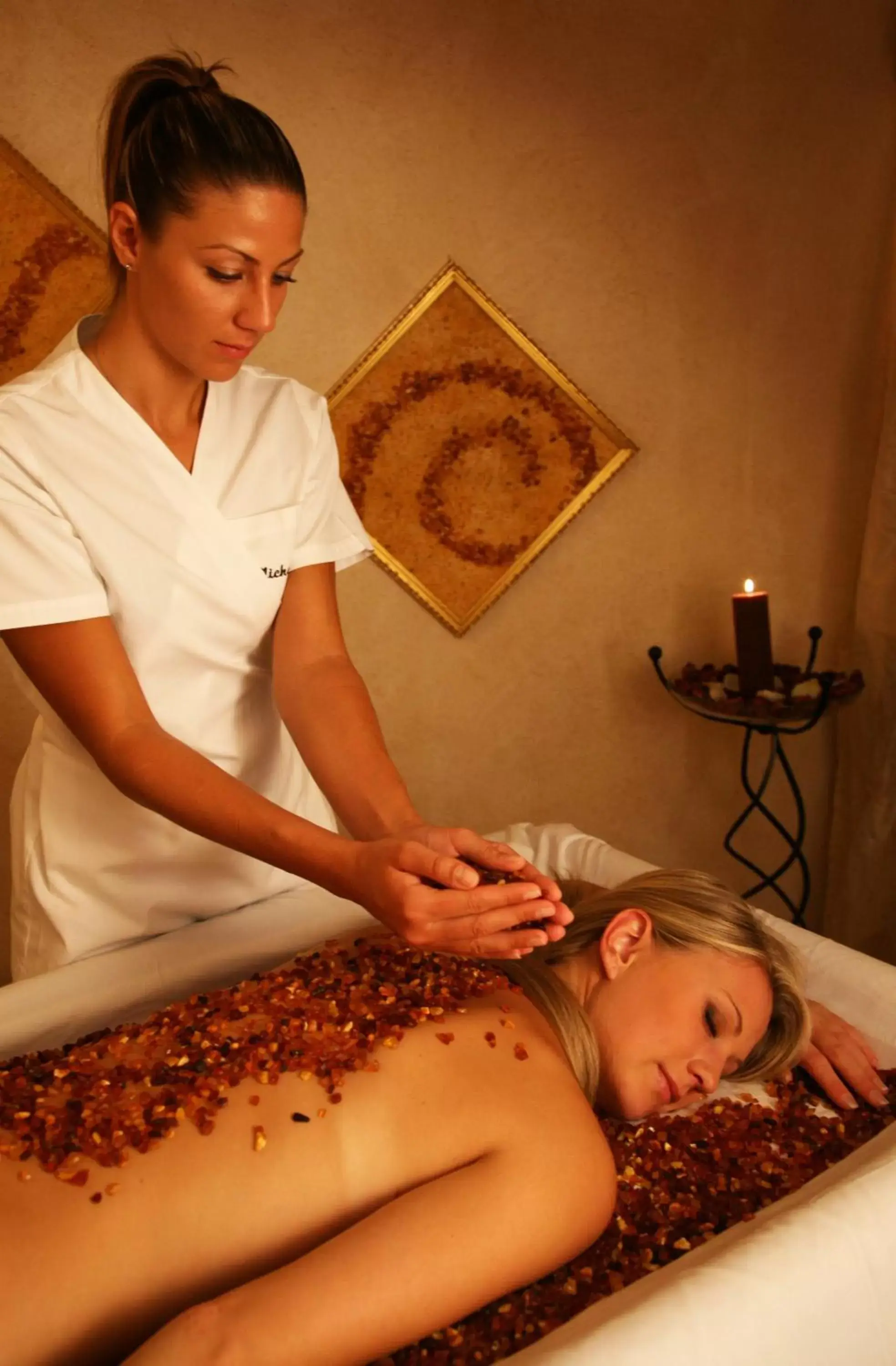 Massage in Hotel Shandranj