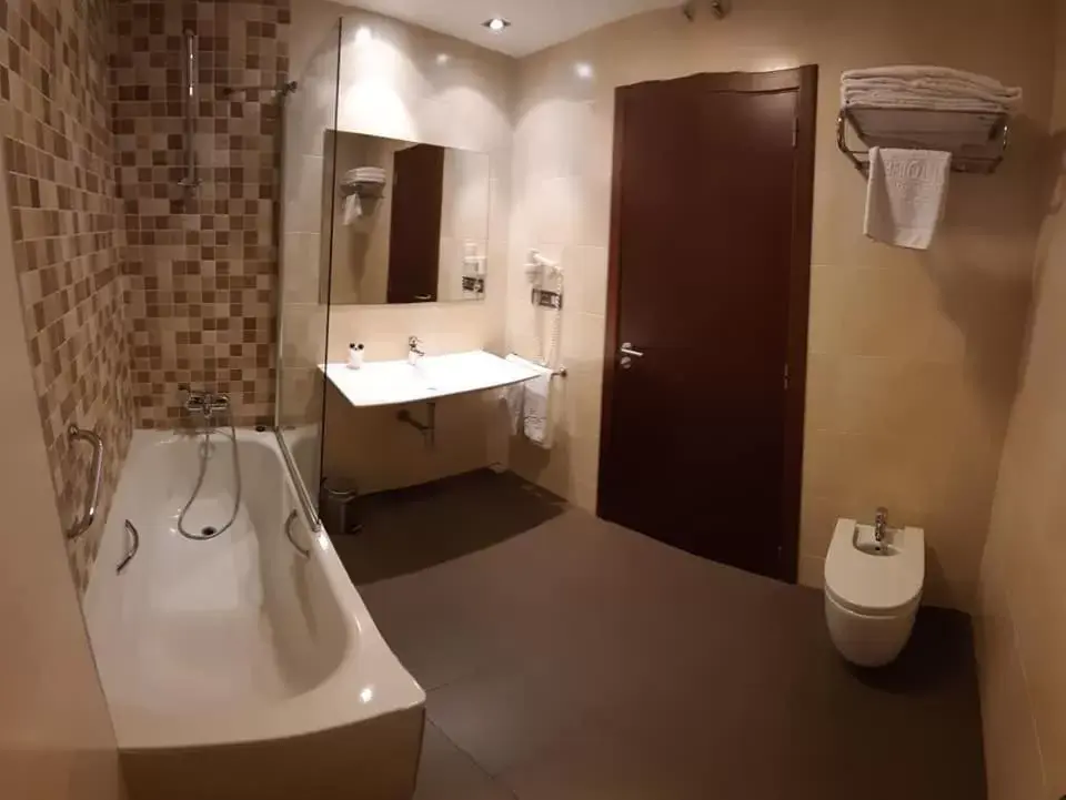 Bathroom in Hotel Pago del Olivo