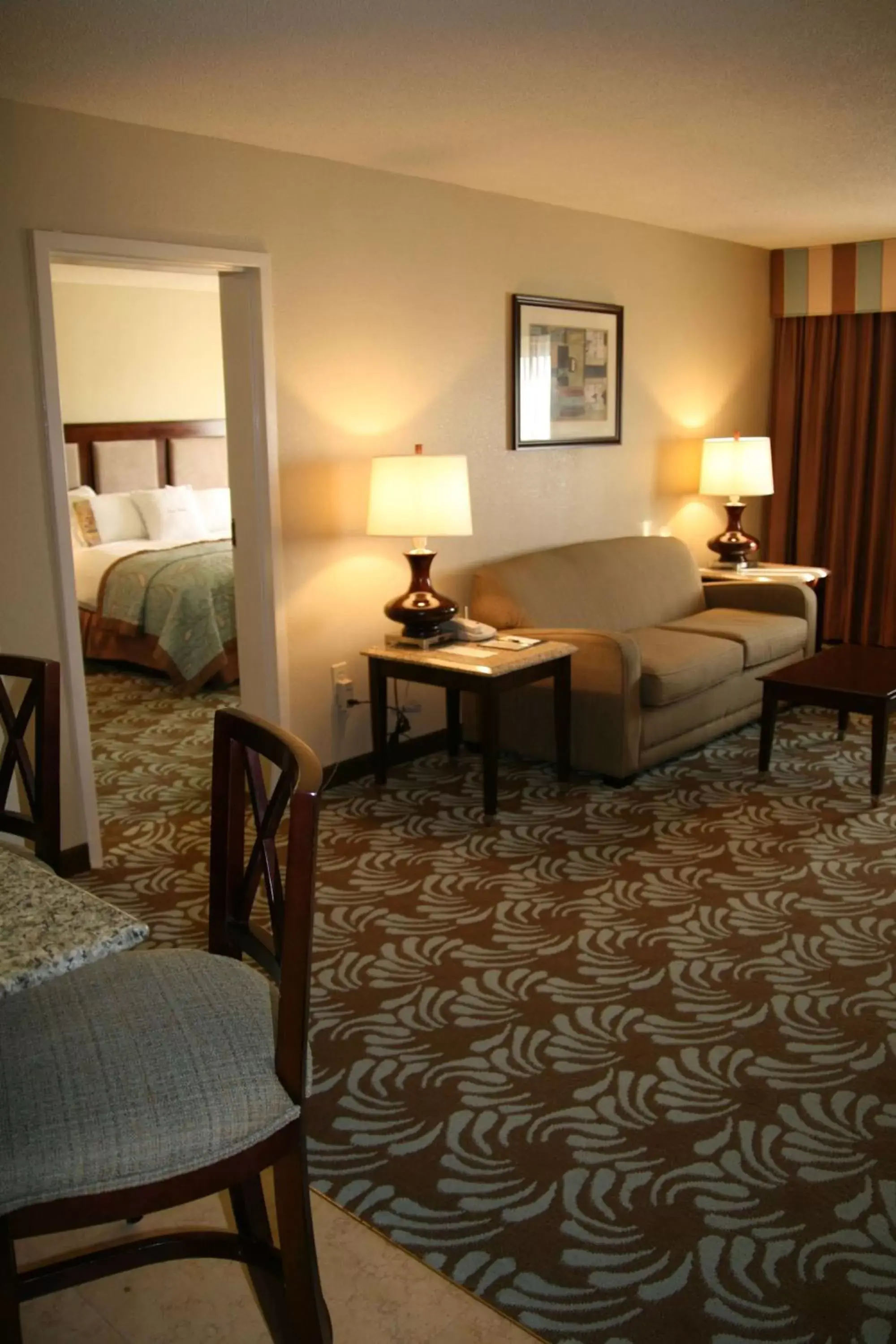 Living room, Bed in DoubleTree by Hilton Augusta