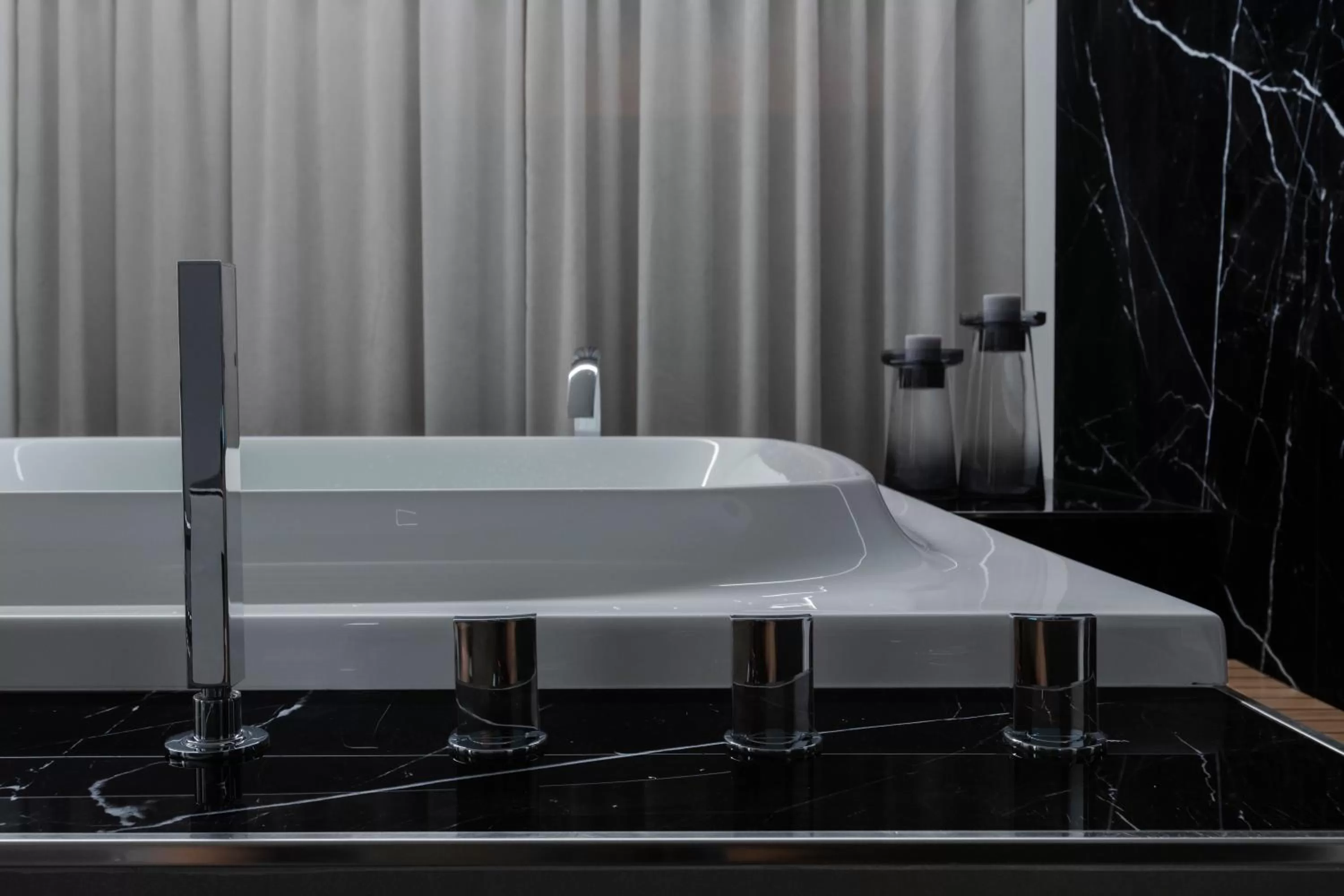 Hot Tub in Suite Palermo Apartment