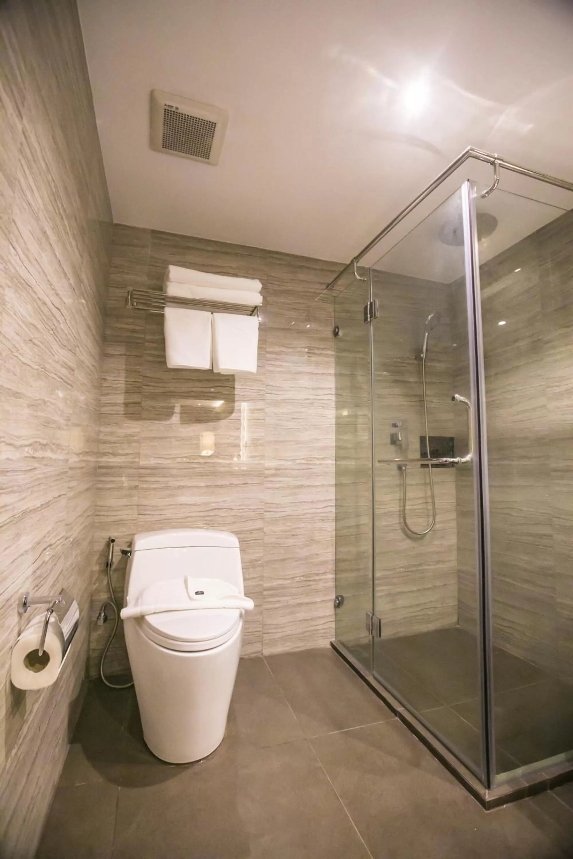 Bathroom in Arte Hotel - SHA Extra Plus