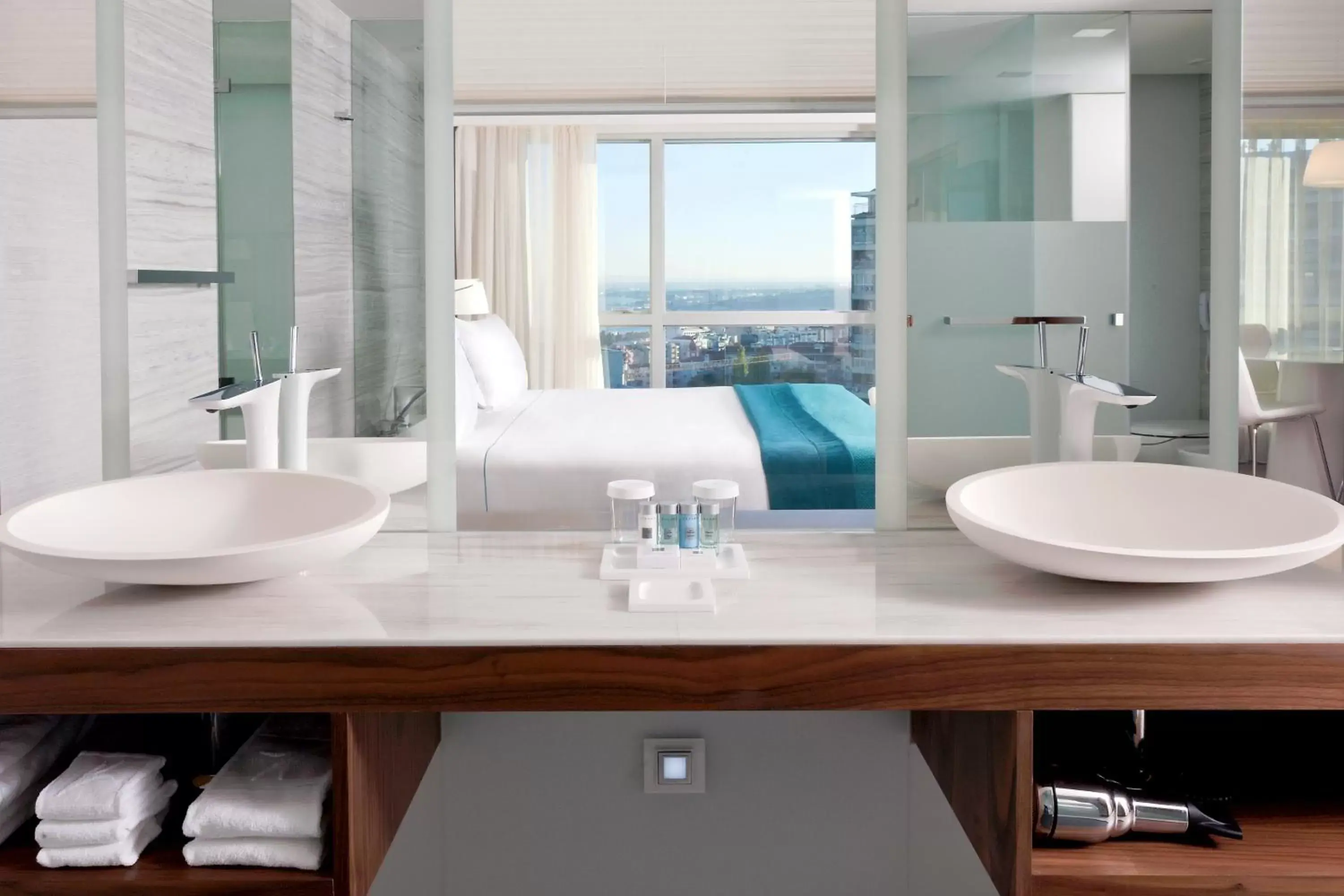 Toilet, Bathroom in EPIC SANA Lisboa Hotel