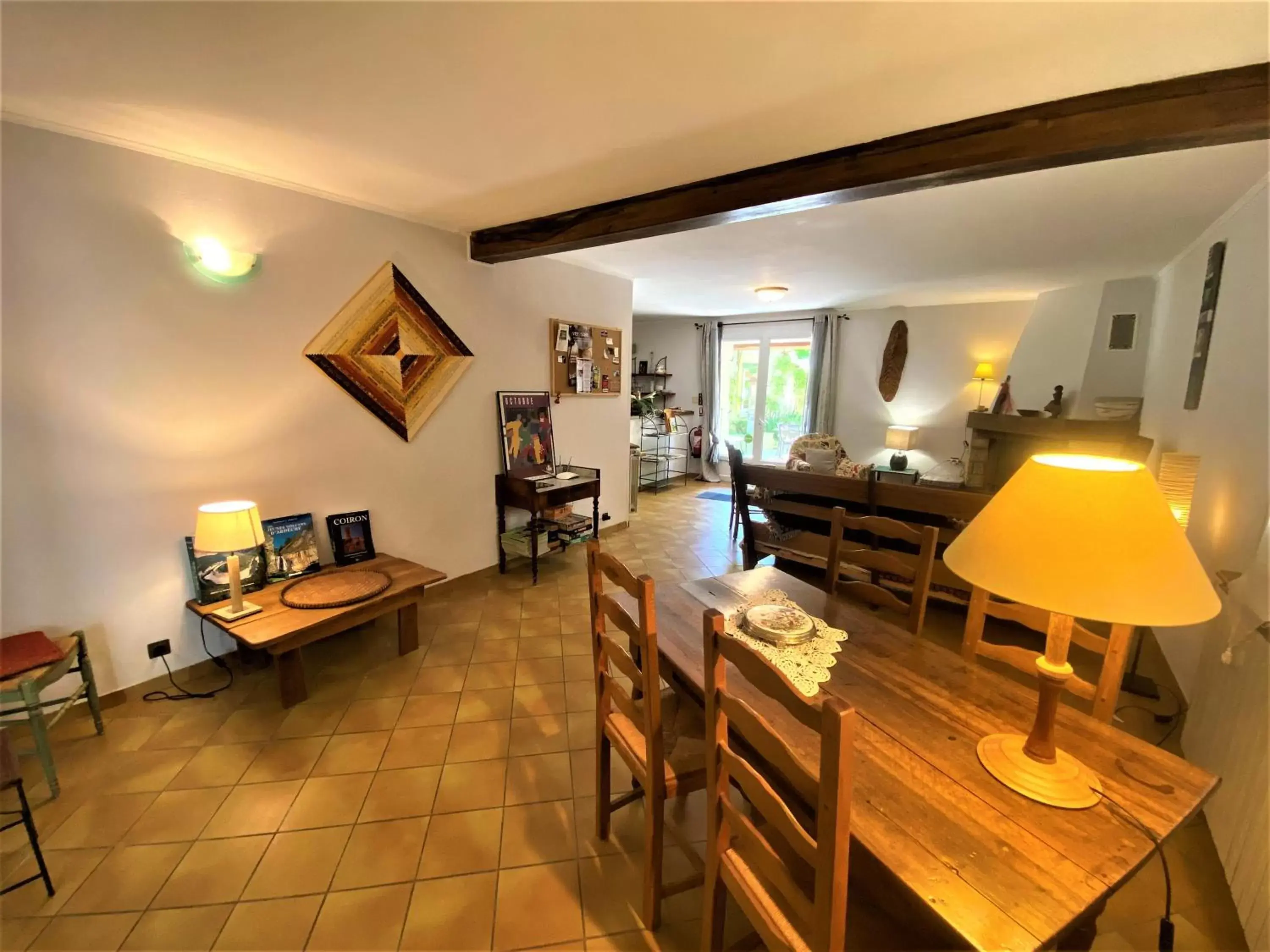 Dining Area in Gîte de groupe 16p, 7 ch, 6 sdb, PARC et SALLE DE RECEPTION