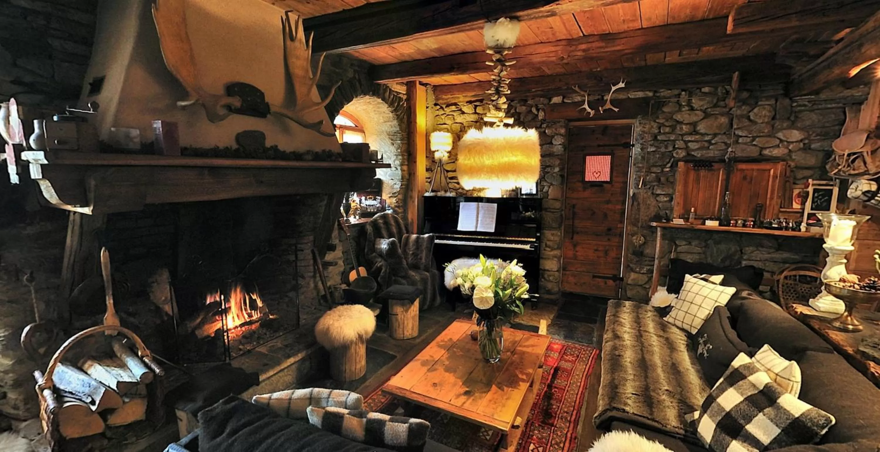 Communal lounge/ TV room in La Ferme d'Angele