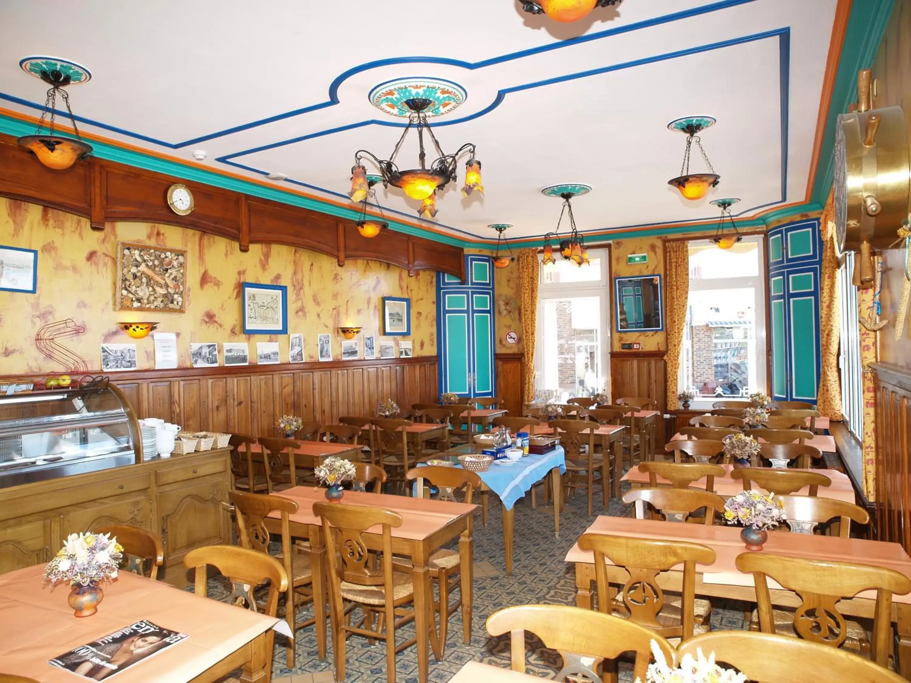 Restaurant/places to eat in Hôtel De Calais Restaurant/places to eat in Hôtel De Calais