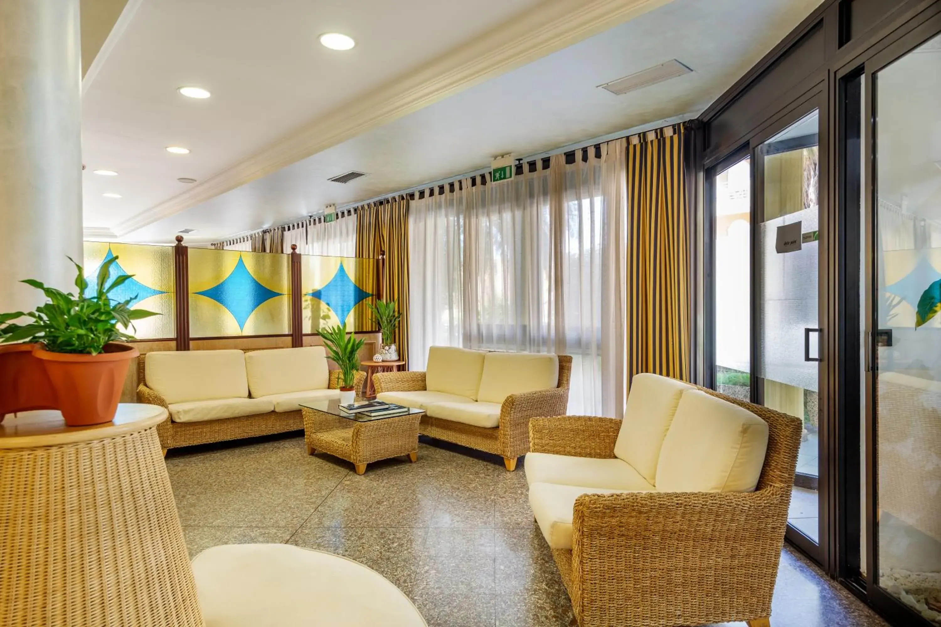 Lobby or reception, Seating Area in Rina Hotel