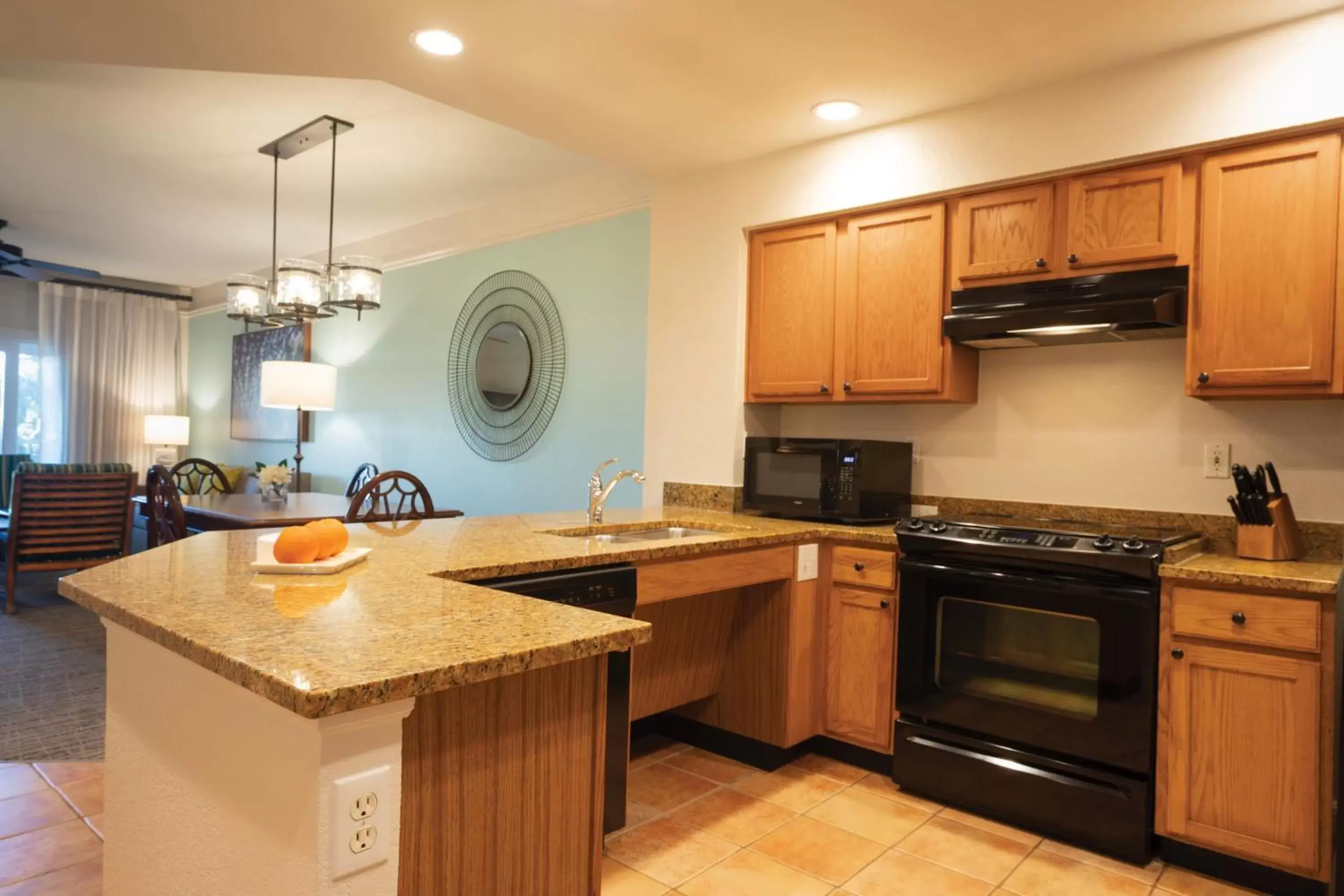 Bedroom, Kitchen/Kitchenette in Sheraton Vistana Villages Resort Villas, I-Drive Orlando