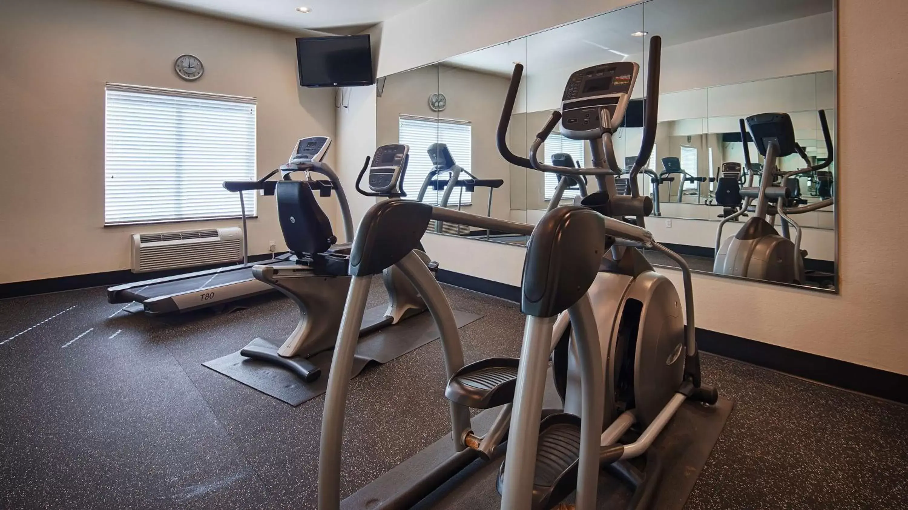 Fitness centre/facilities, Fitness Center/Facilities in Best Western Lockhart Hotel & Suites
