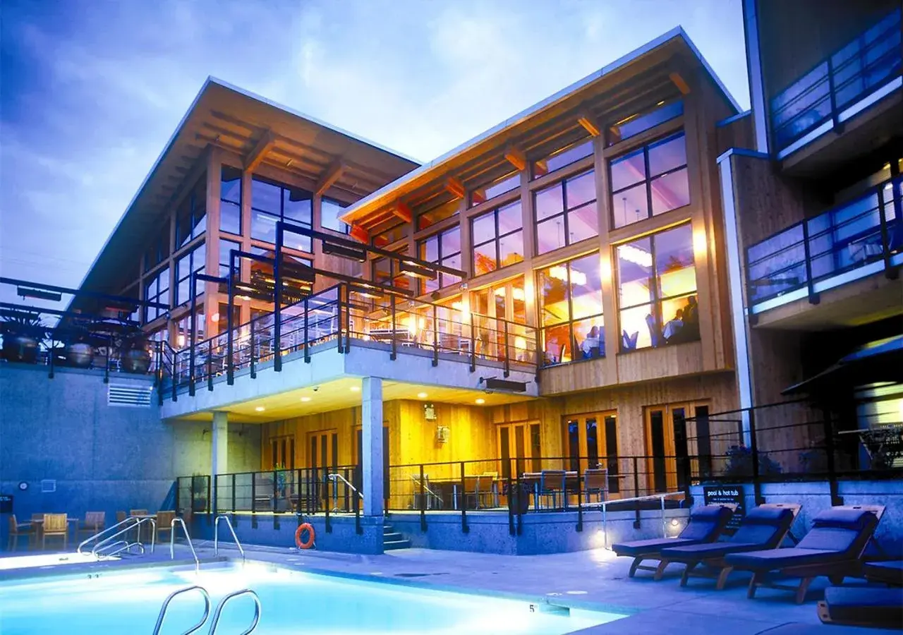 Property Building in Brentwood Bay Resort