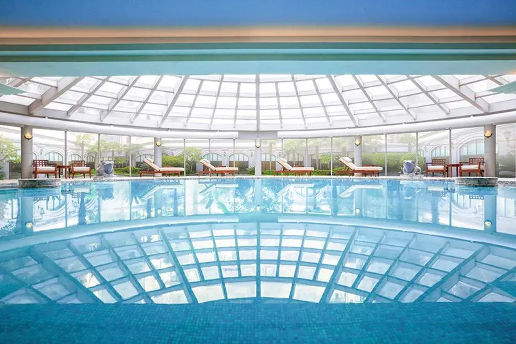Garden view, Swimming Pool in Shanghai Marriott Hotel Hongqiao