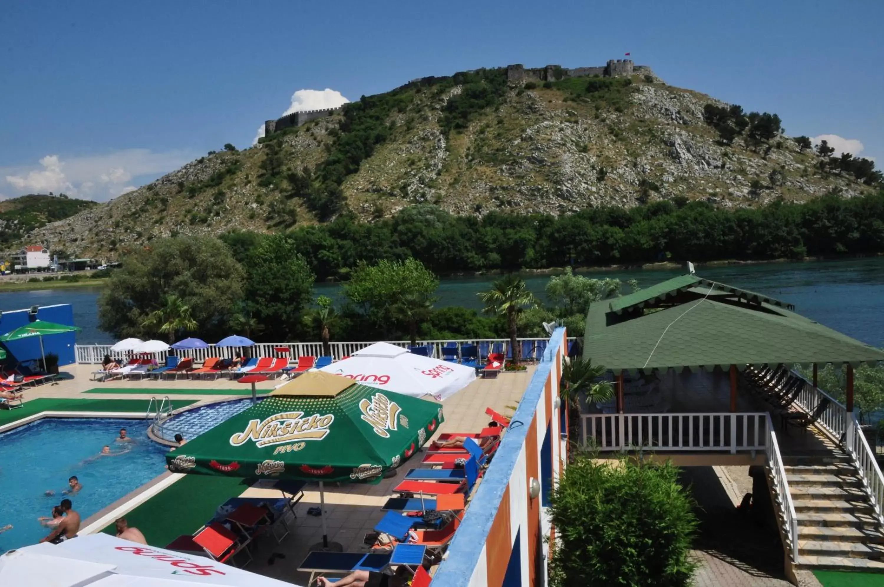 Swimming pool in Buna Park Hotel Swimming pool in Buna Park Hotel