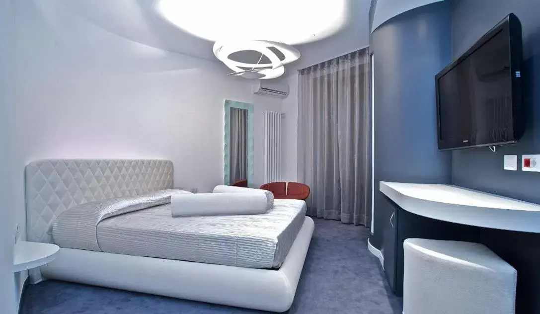 Bedroom, Seating Area in Design Suite Tirano