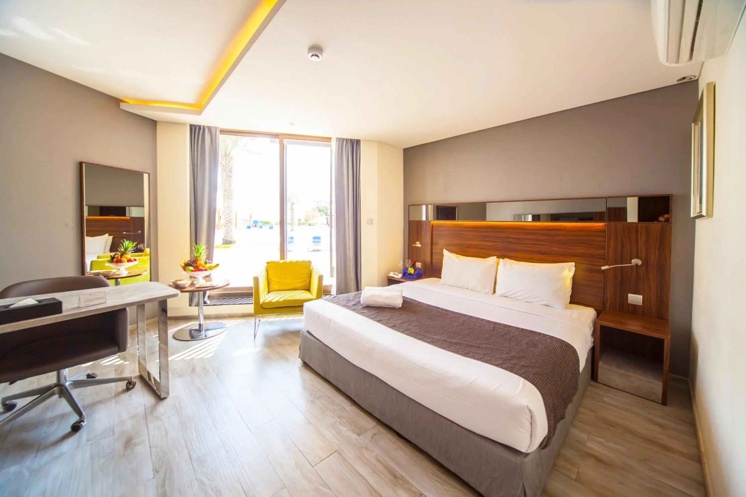 Deluxe Studio with Pool View in Pearl Hotel & Spa Deluxe Studio with Pool View in Pearl Hotel & Spa