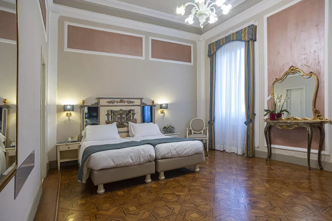 Photo of the whole room, Bed in Hotel Donatello