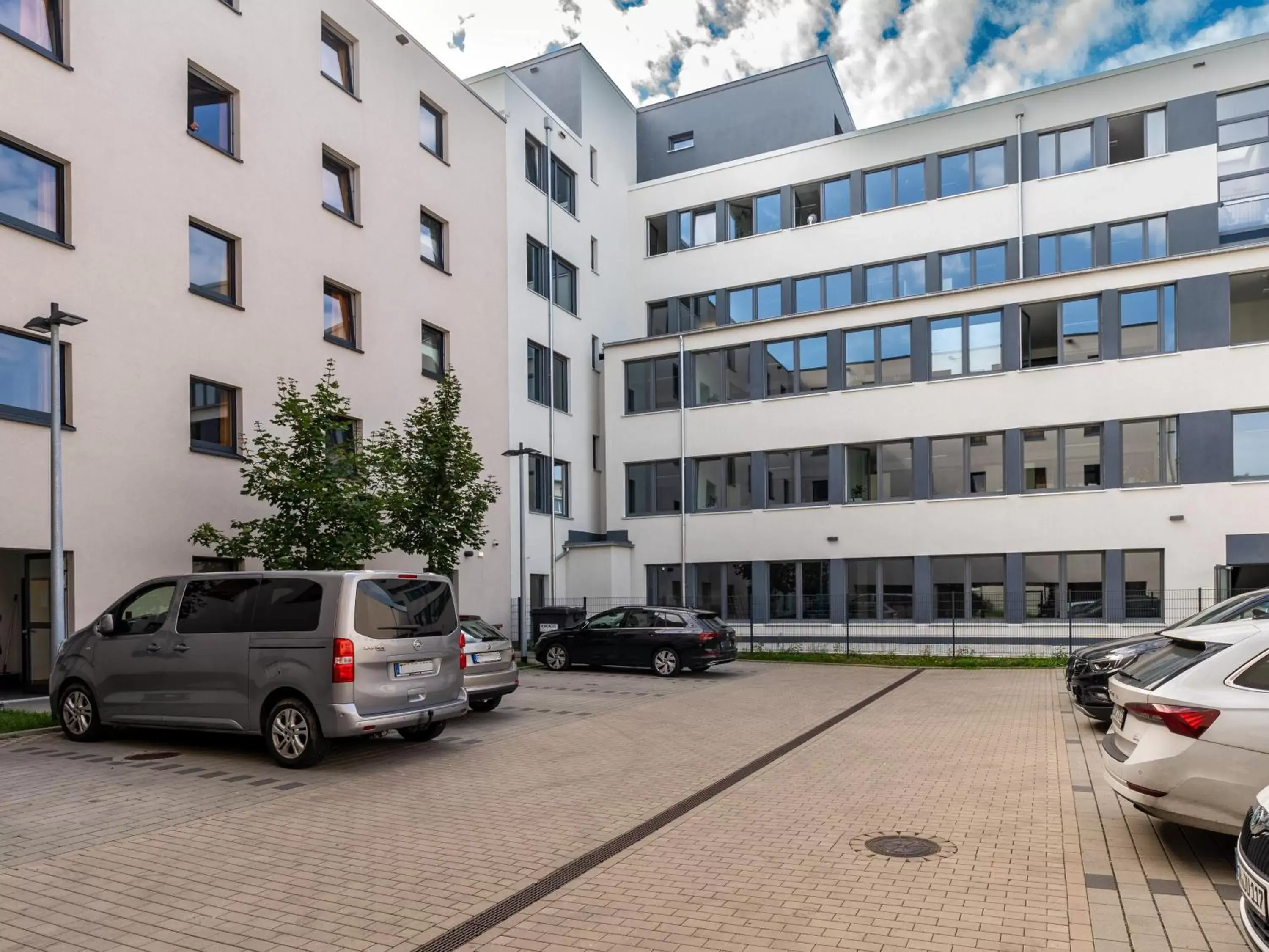 Parking, Property Building in B&B Hotel Magdeburg