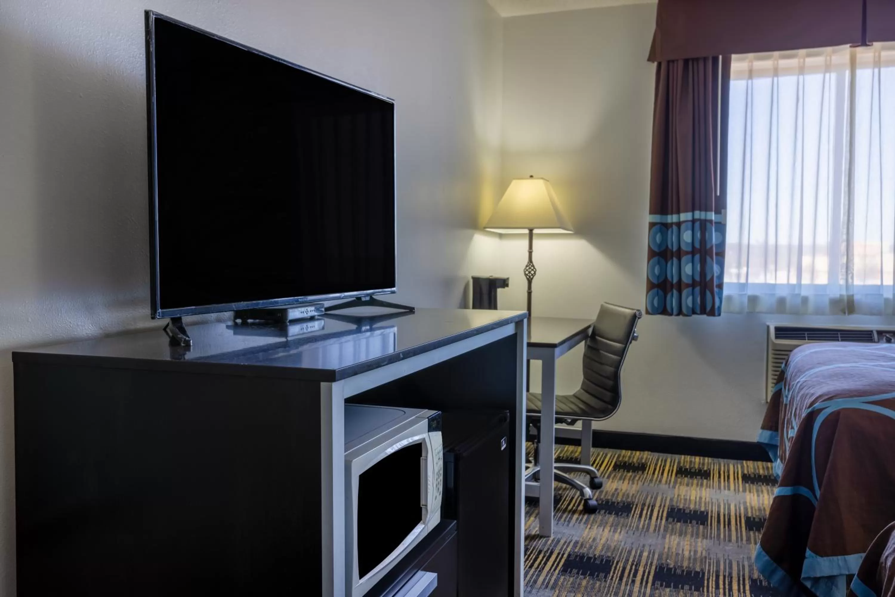 TV and multimedia, Bed in Super 8 by Wyndham Villa Rica