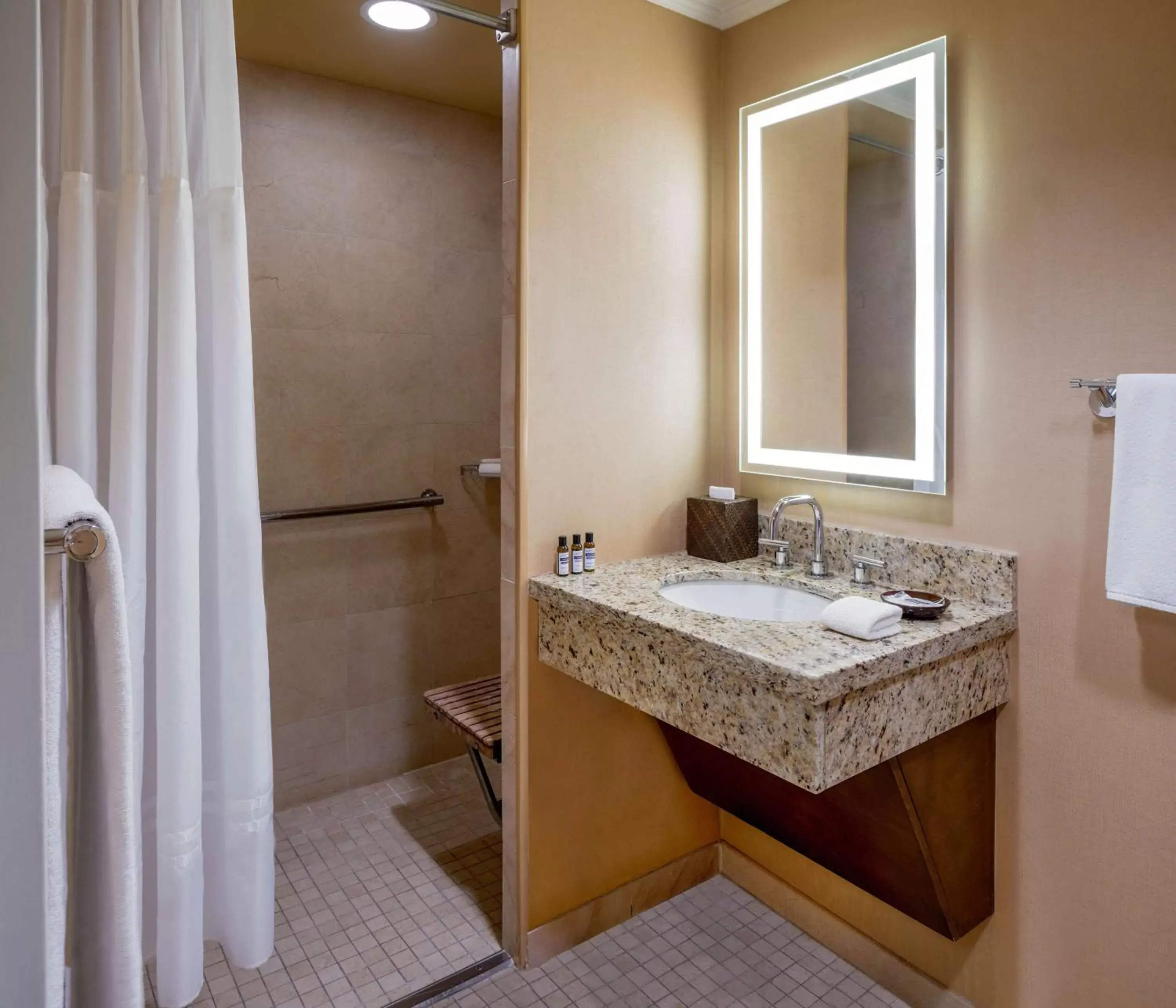 King Room with Accessible Shower - Disability Access in Hyatt Regency Greenwich