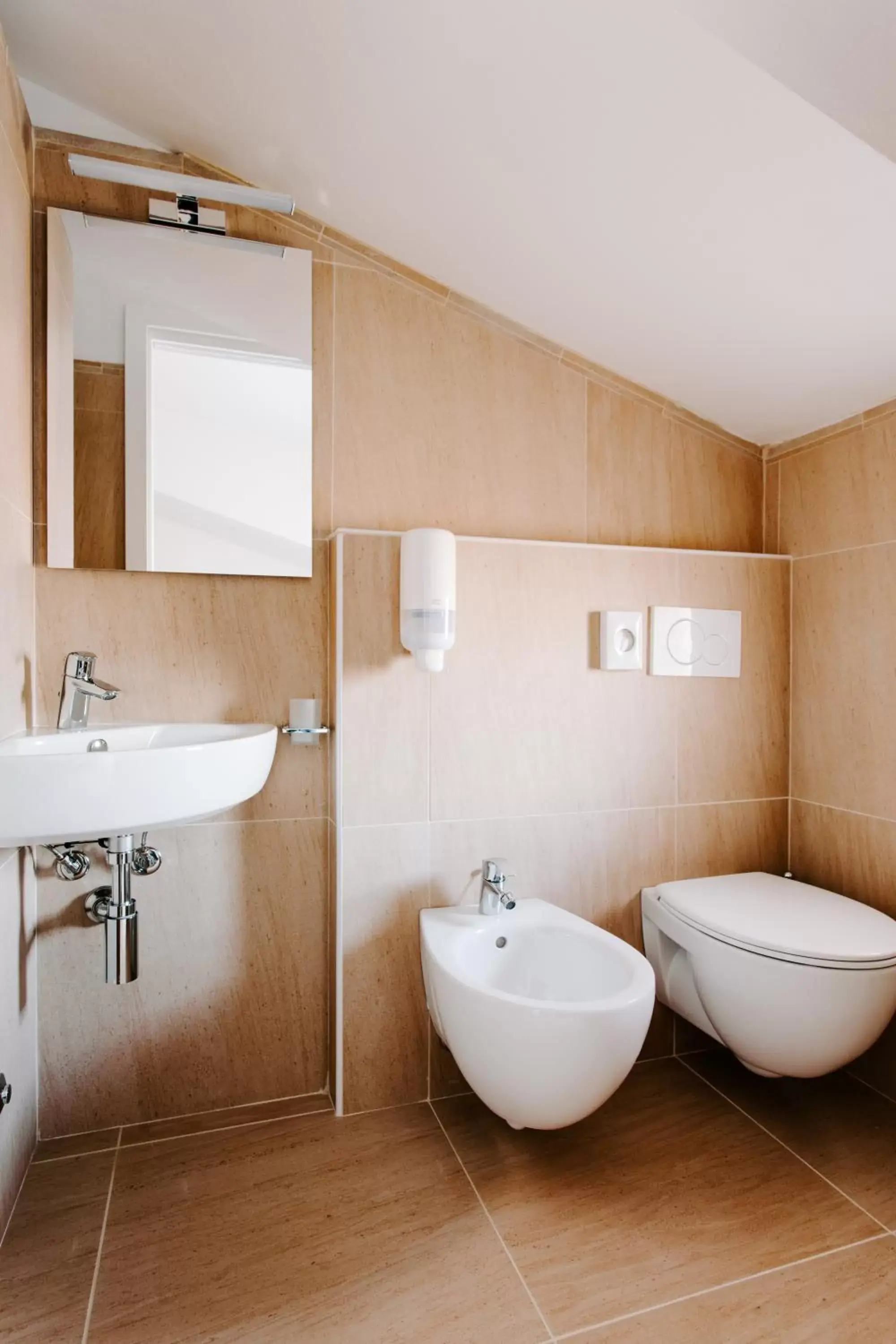 Toilet, Bathroom in Hotel Villa Claudia