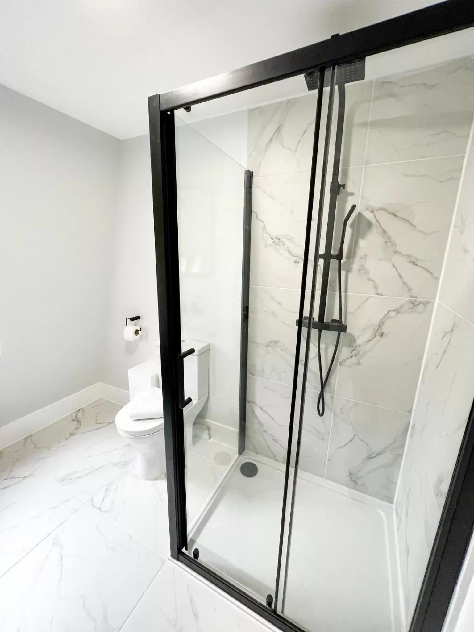 Shower, Bathroom in Argo Hotel - Kings Cross