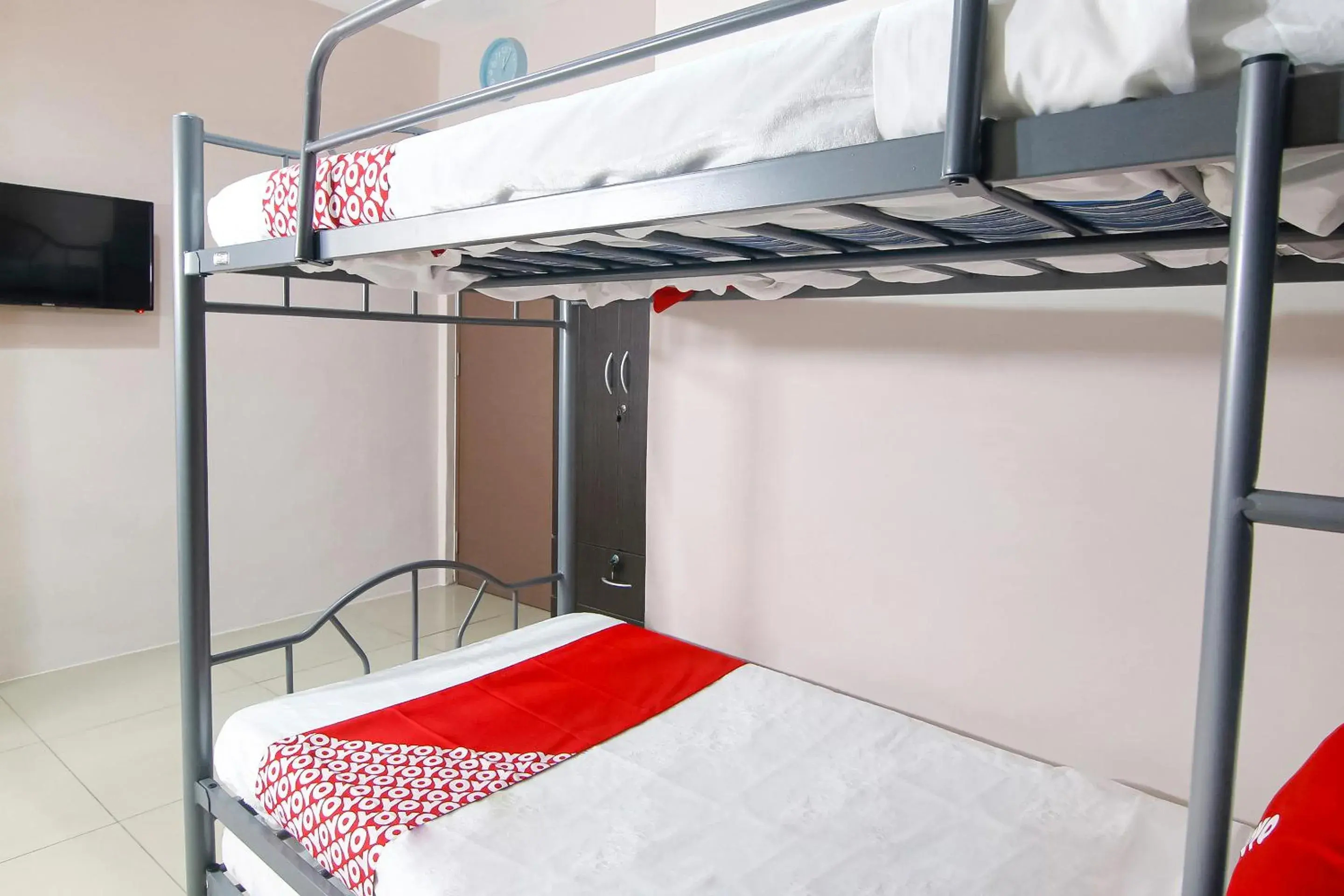 Bunk Bed in OYO 766 Ichehan Apartments