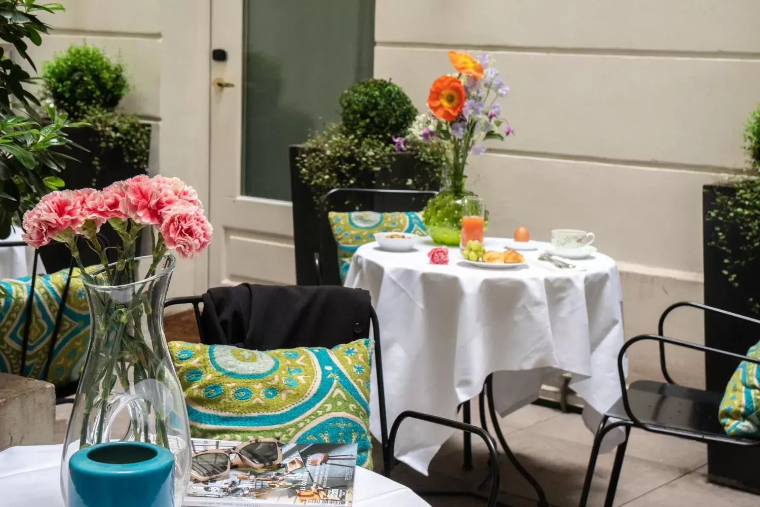 Patio, Restaurant/Places to Eat in Balmoral Champs Elysées