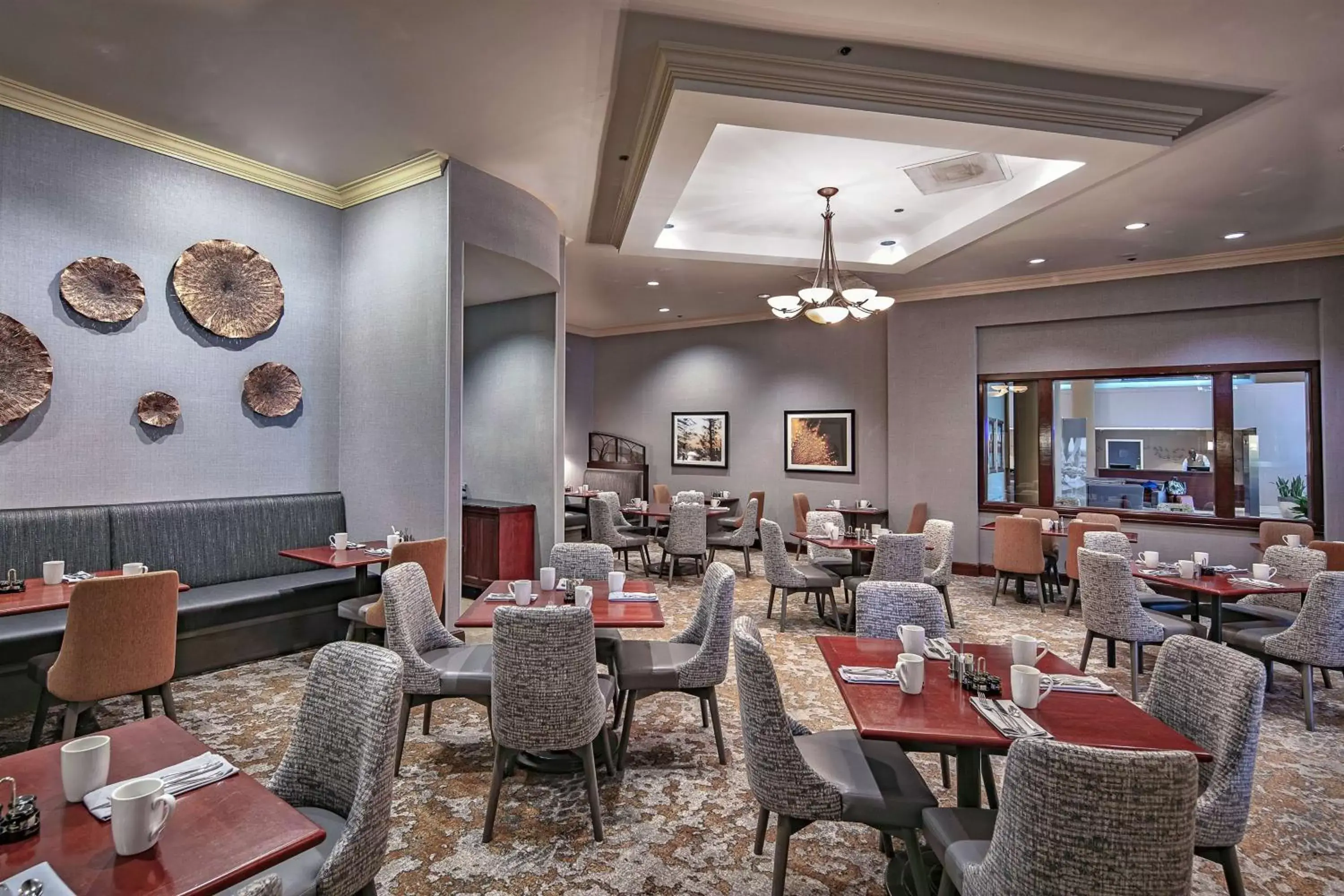 Restaurant/Places to Eat in Hilton Sacramento Arden West