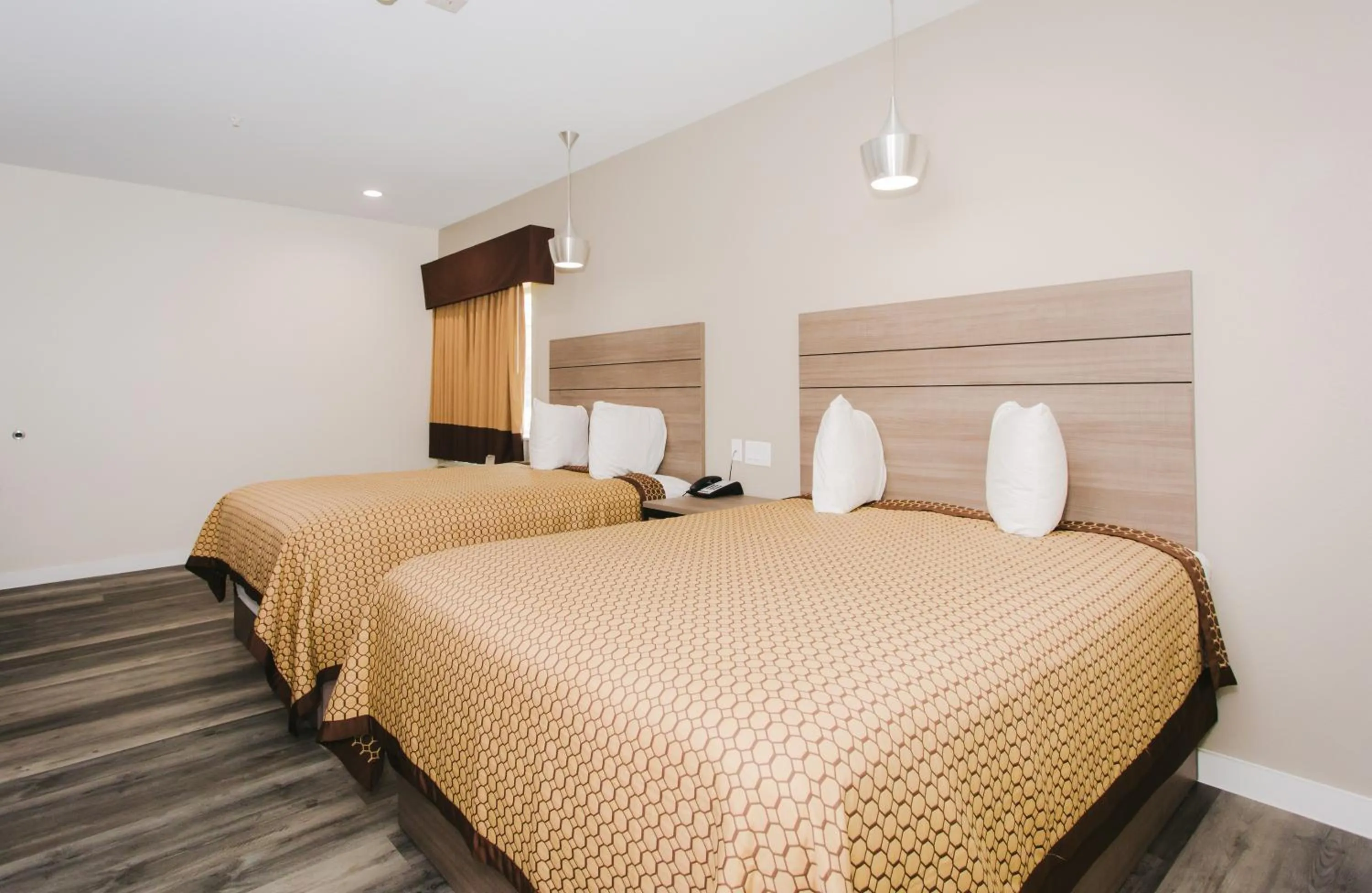 Bed in Palace Inn- Louetta