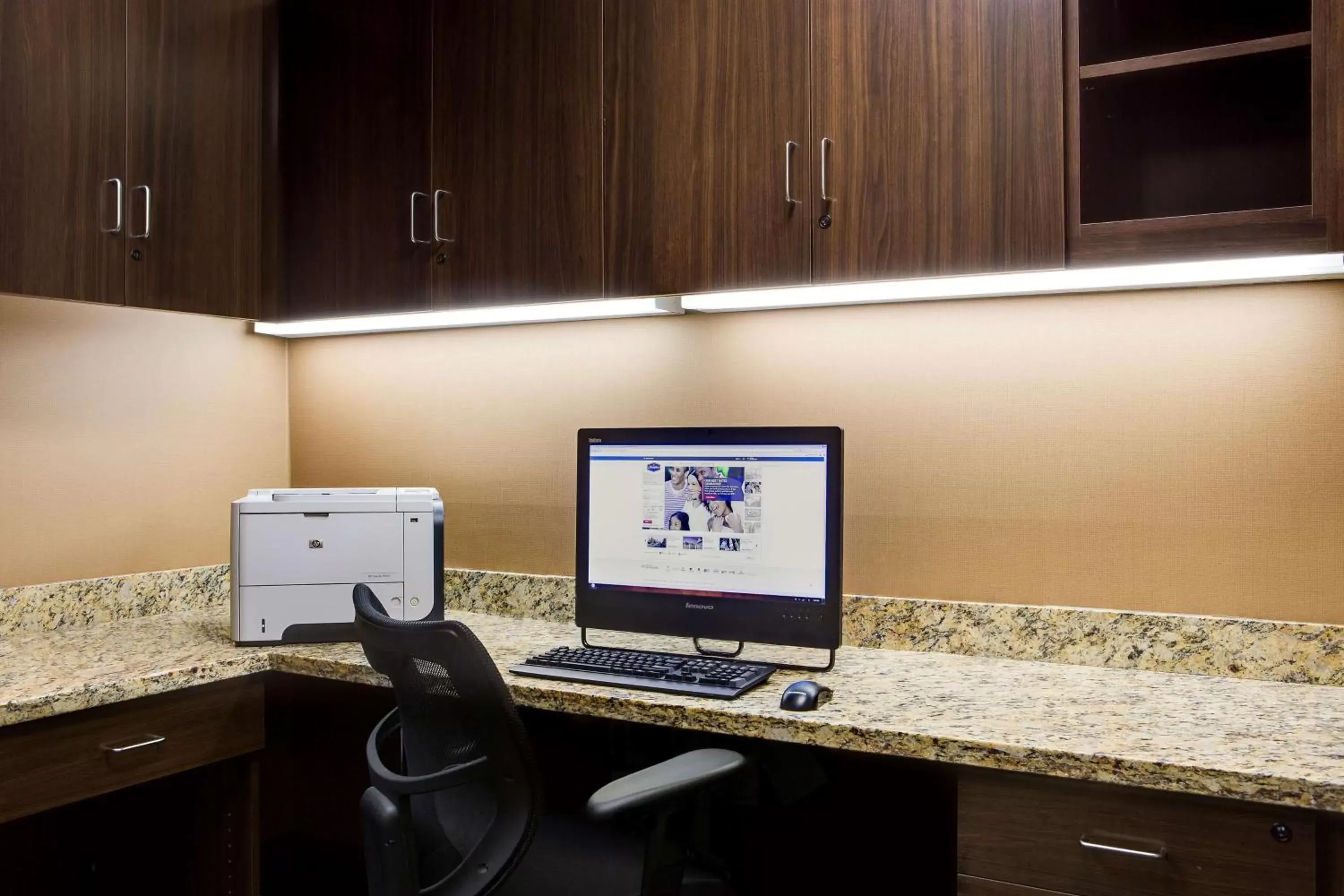 Business facilities, Business Area/Conference Room in Hampton Inn & Suites Grafton