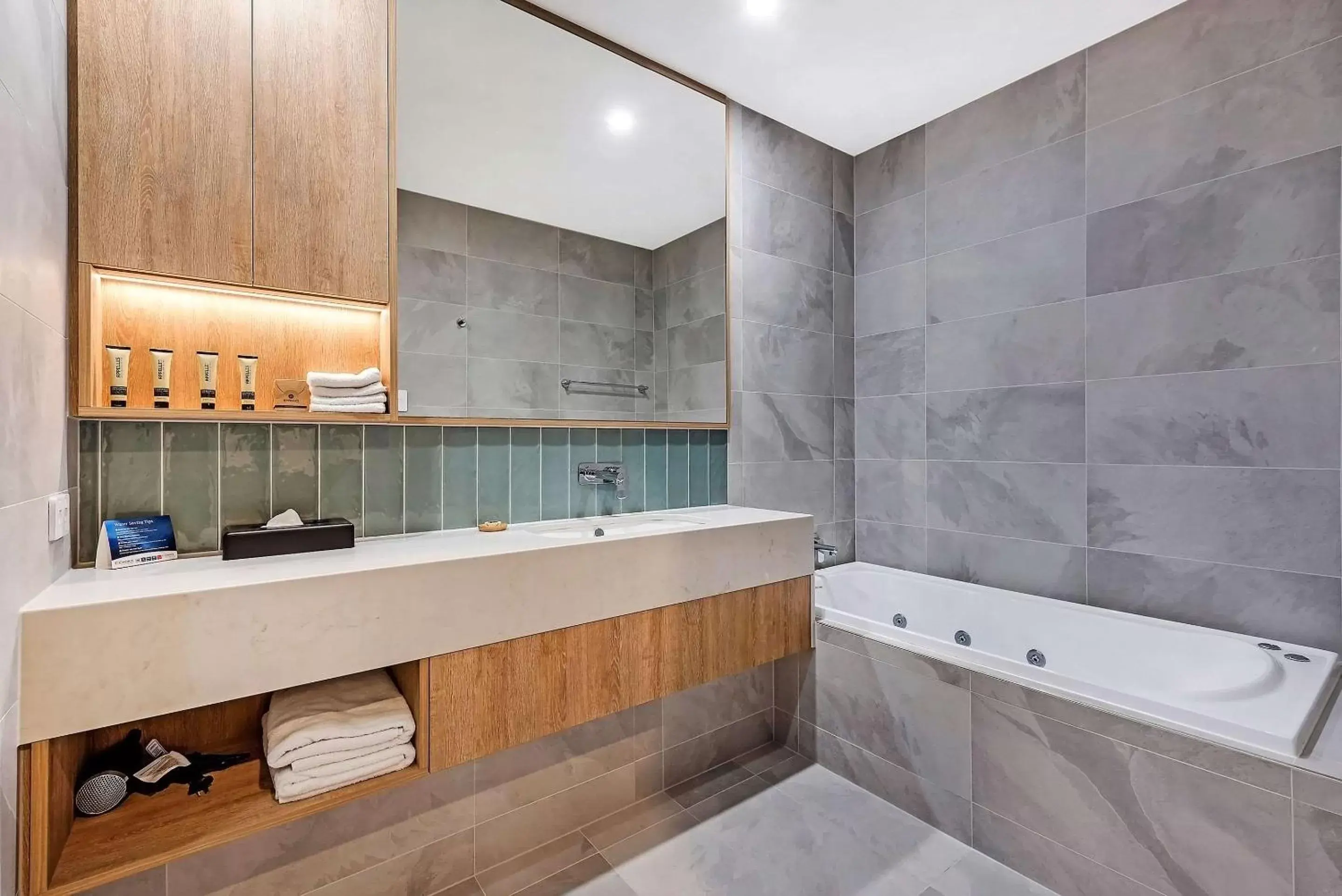 Bedroom, Bathroom in Ingot Hotel Perth, Ascend Hotel Collection