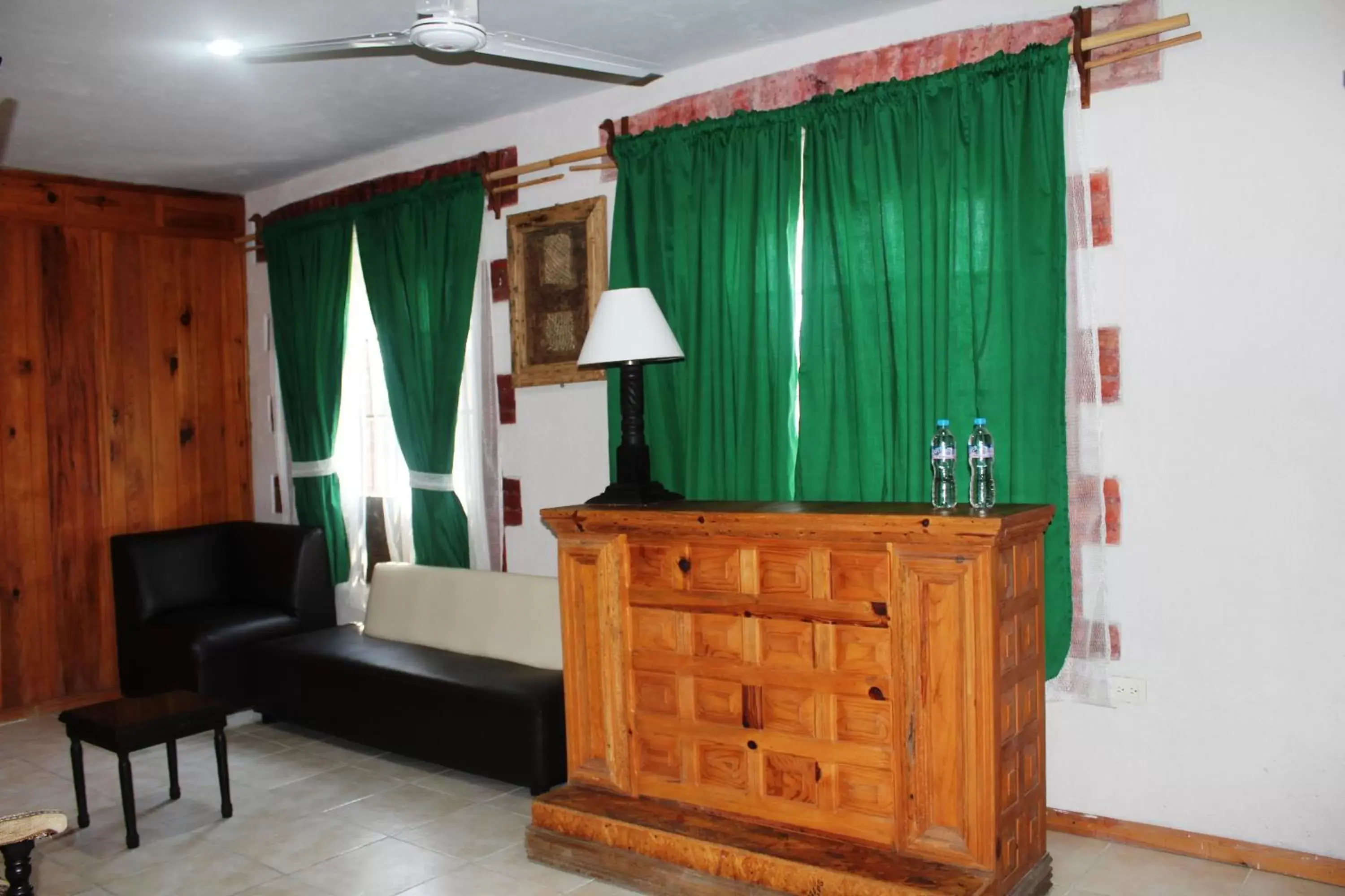 Seating area, TV/Entertainment Center in Hotel Vitorina