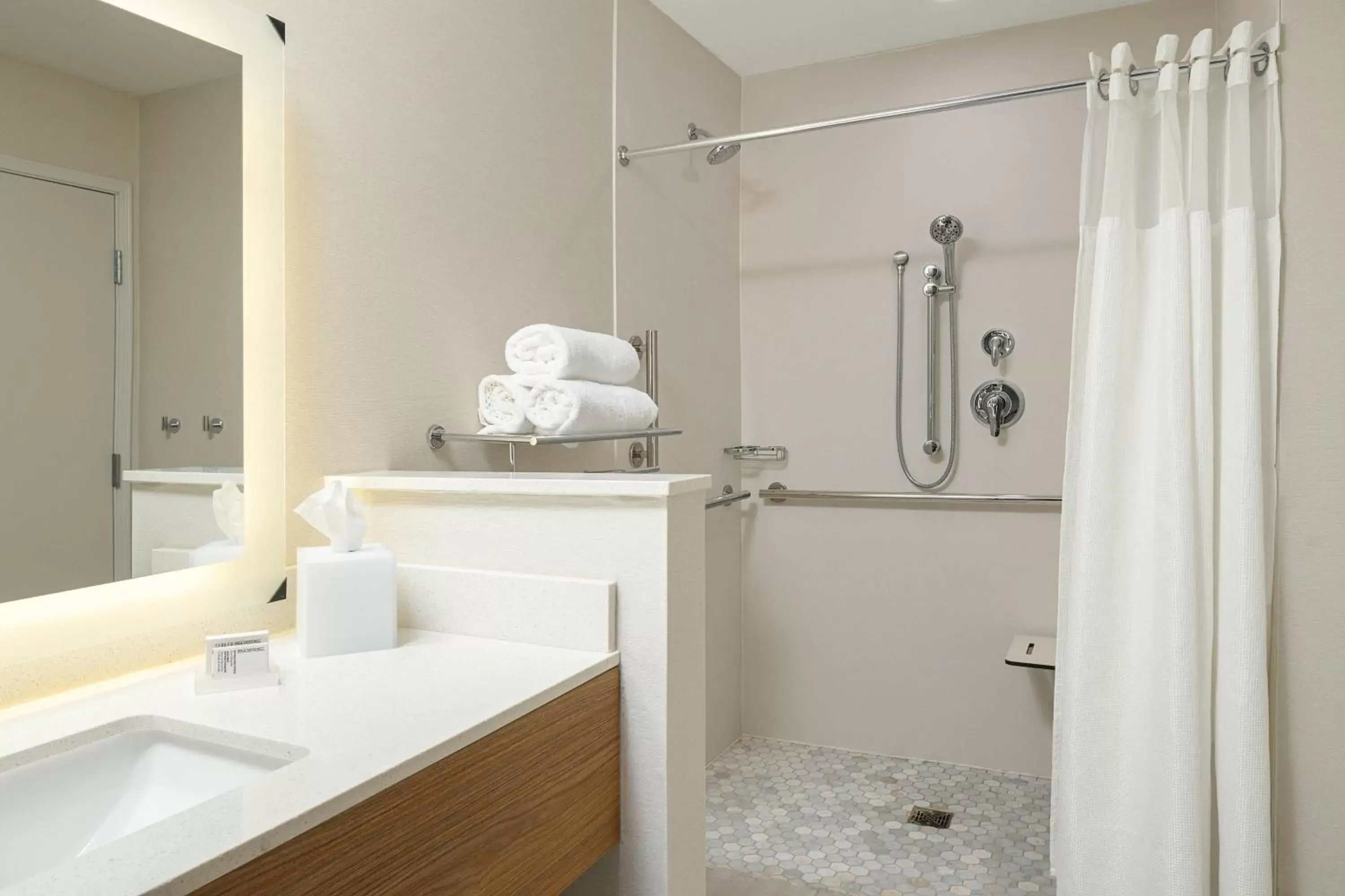Bathroom in Fairfield Inn & Suites by Marriott Salina