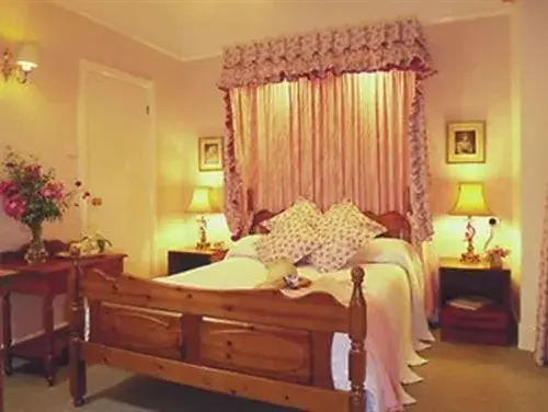 Bedroom, Bed in Rosemullion Hotel