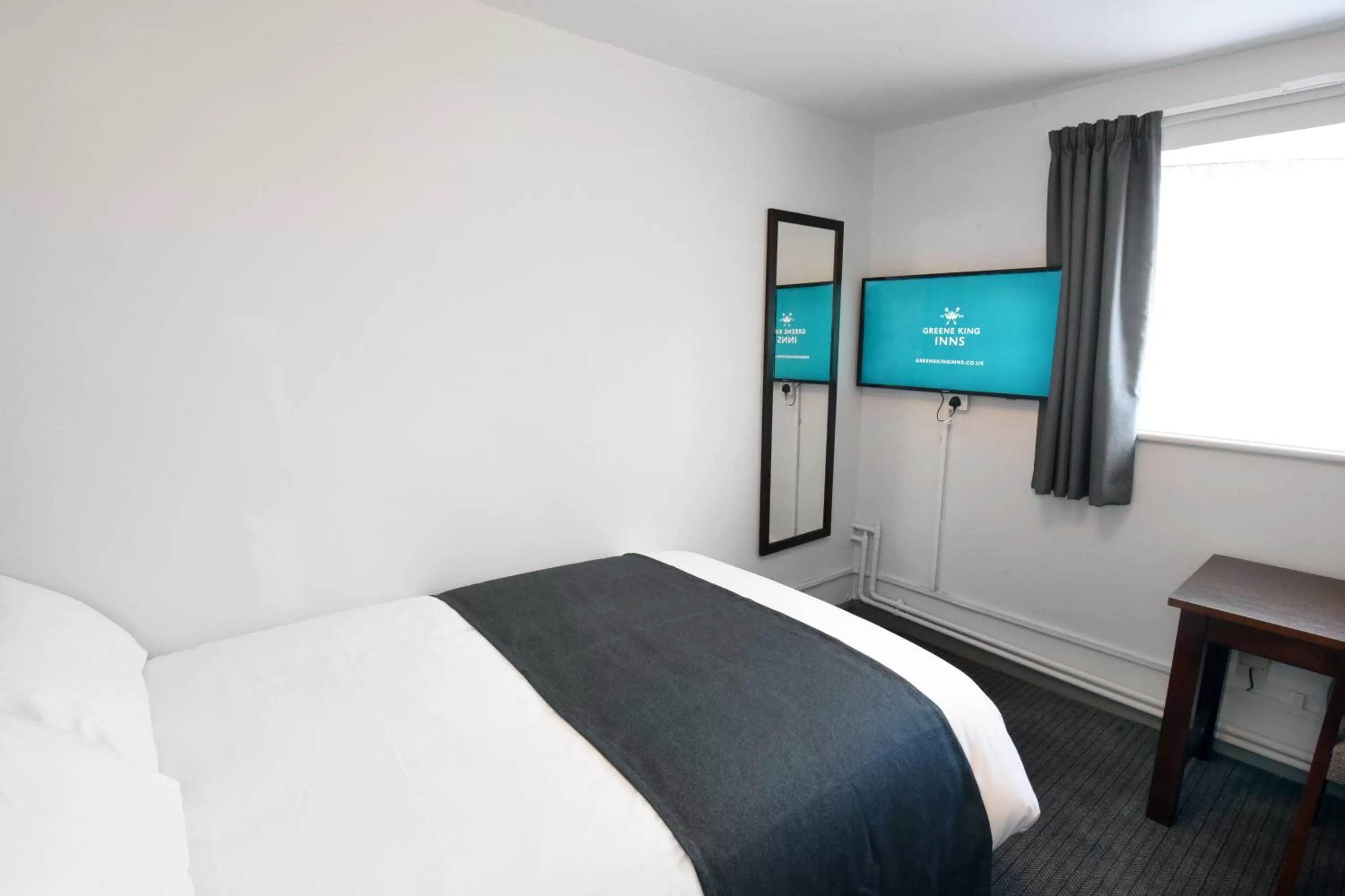 Bed in Oaklands by Greene King Inns