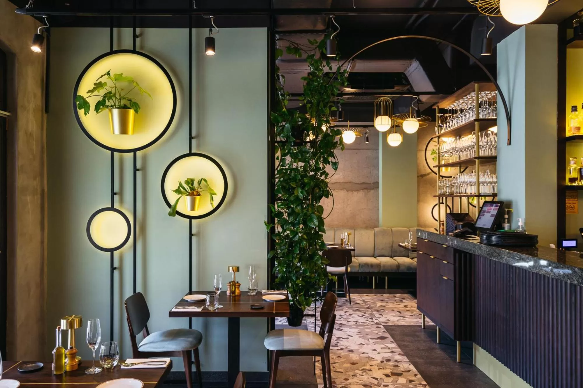Restaurant/Places to Eat in Estery12 by Loft Affair