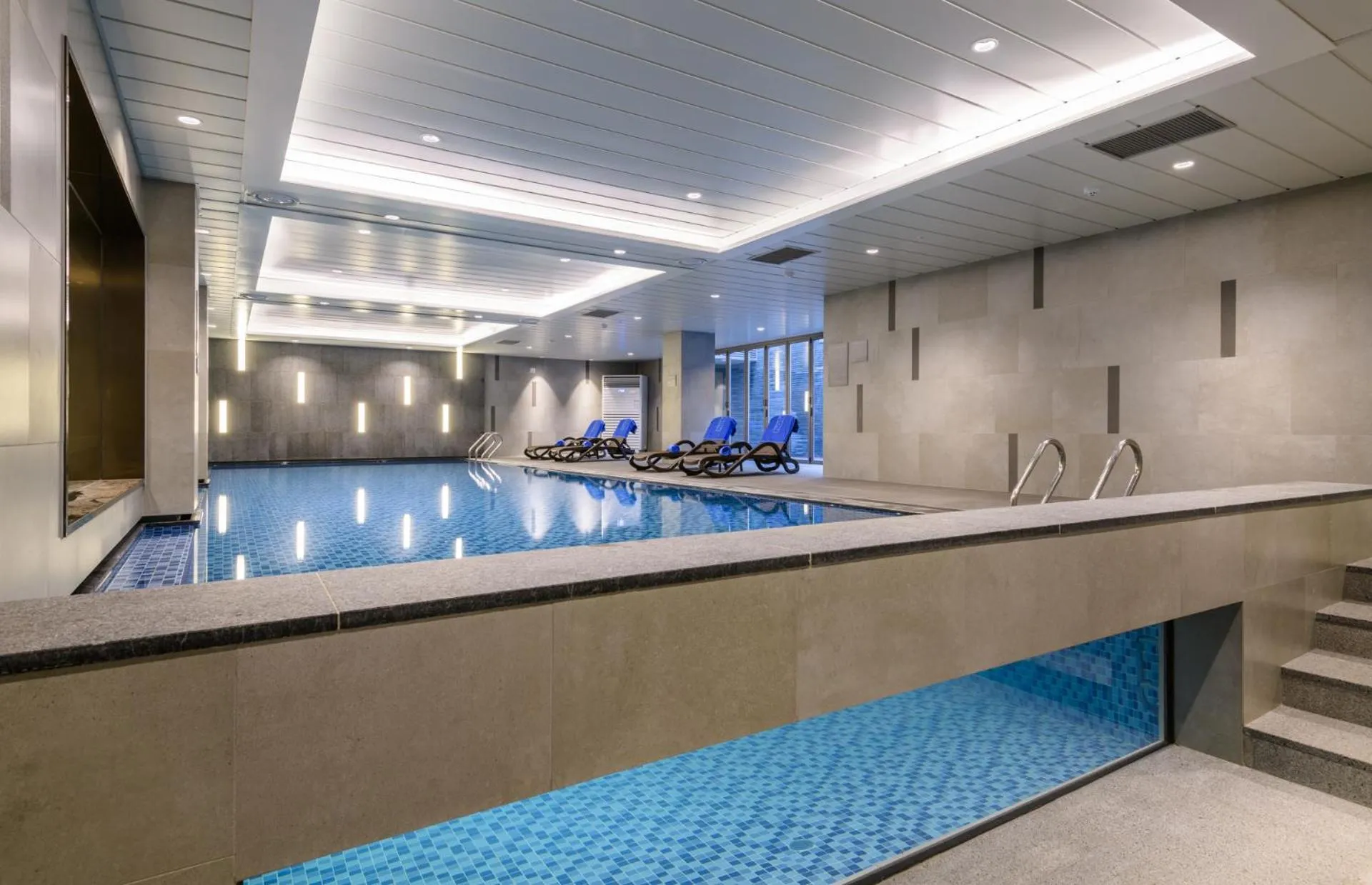 Swimming pool in The Grand Sumorum