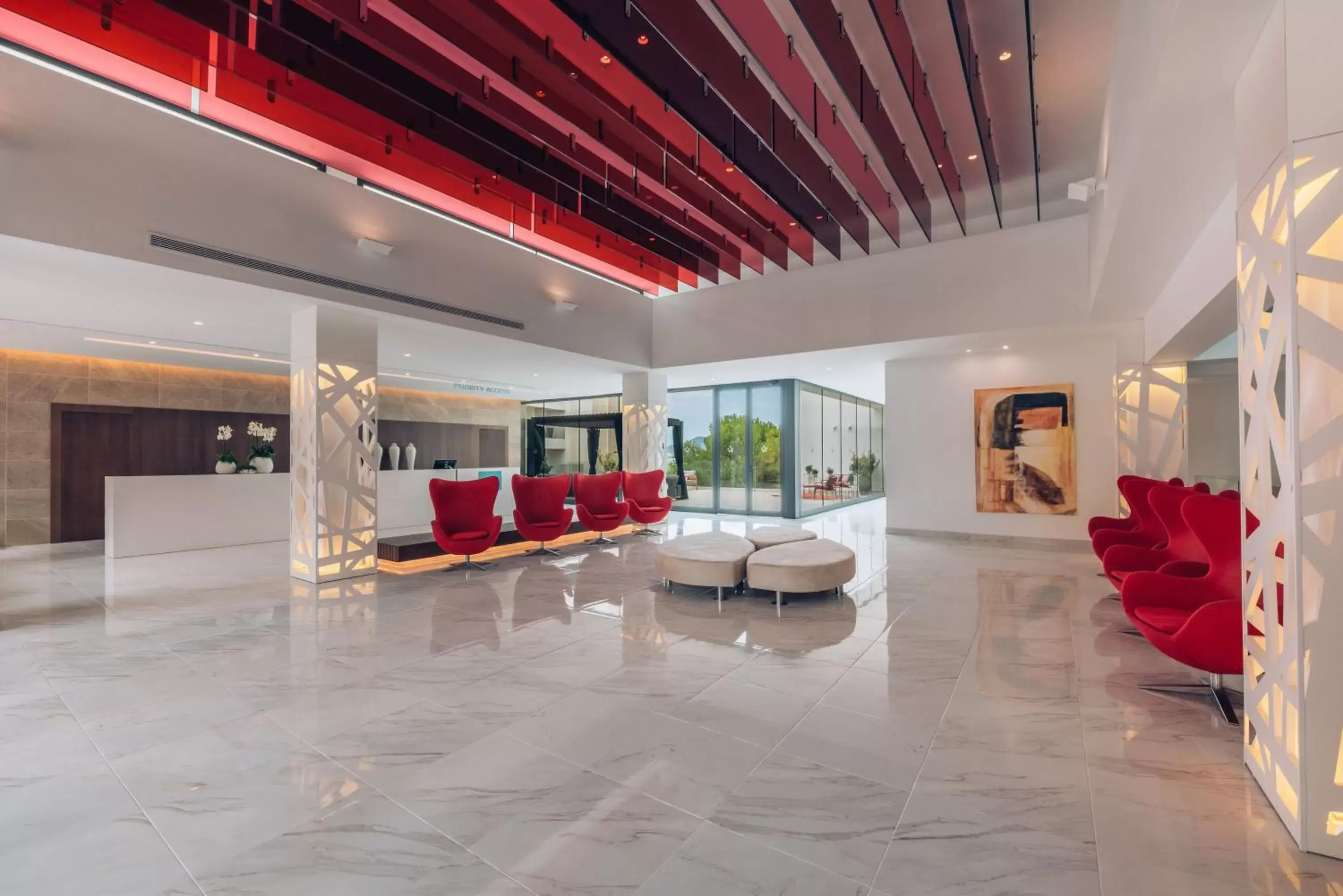 Lobby or reception in Iberostar Waves Cala Millor - Adults Only Lobby or reception in Iberostar Waves Cala Millor - Adults Only