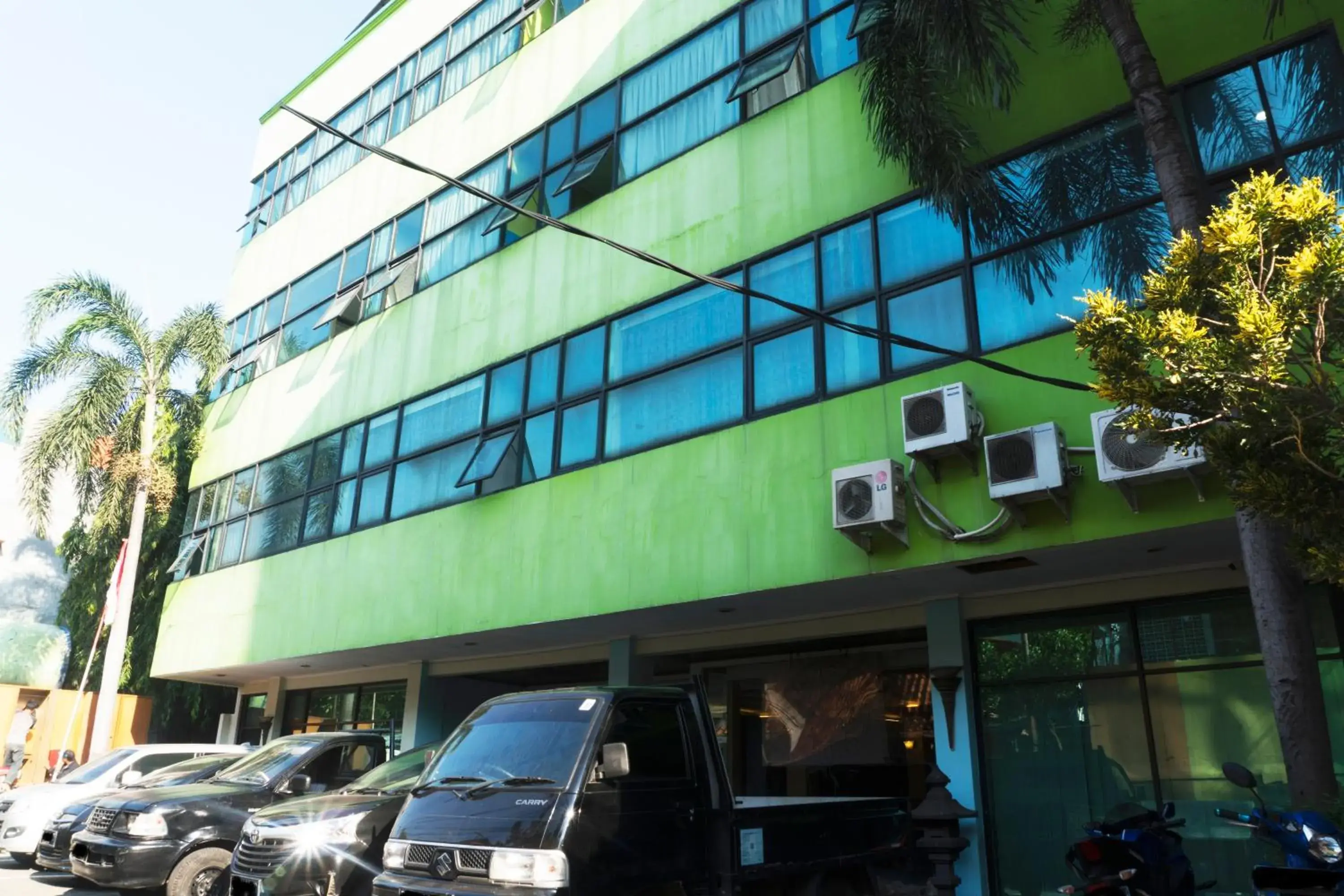 Facade/entrance, Property Building in Hotel Istana Bungur