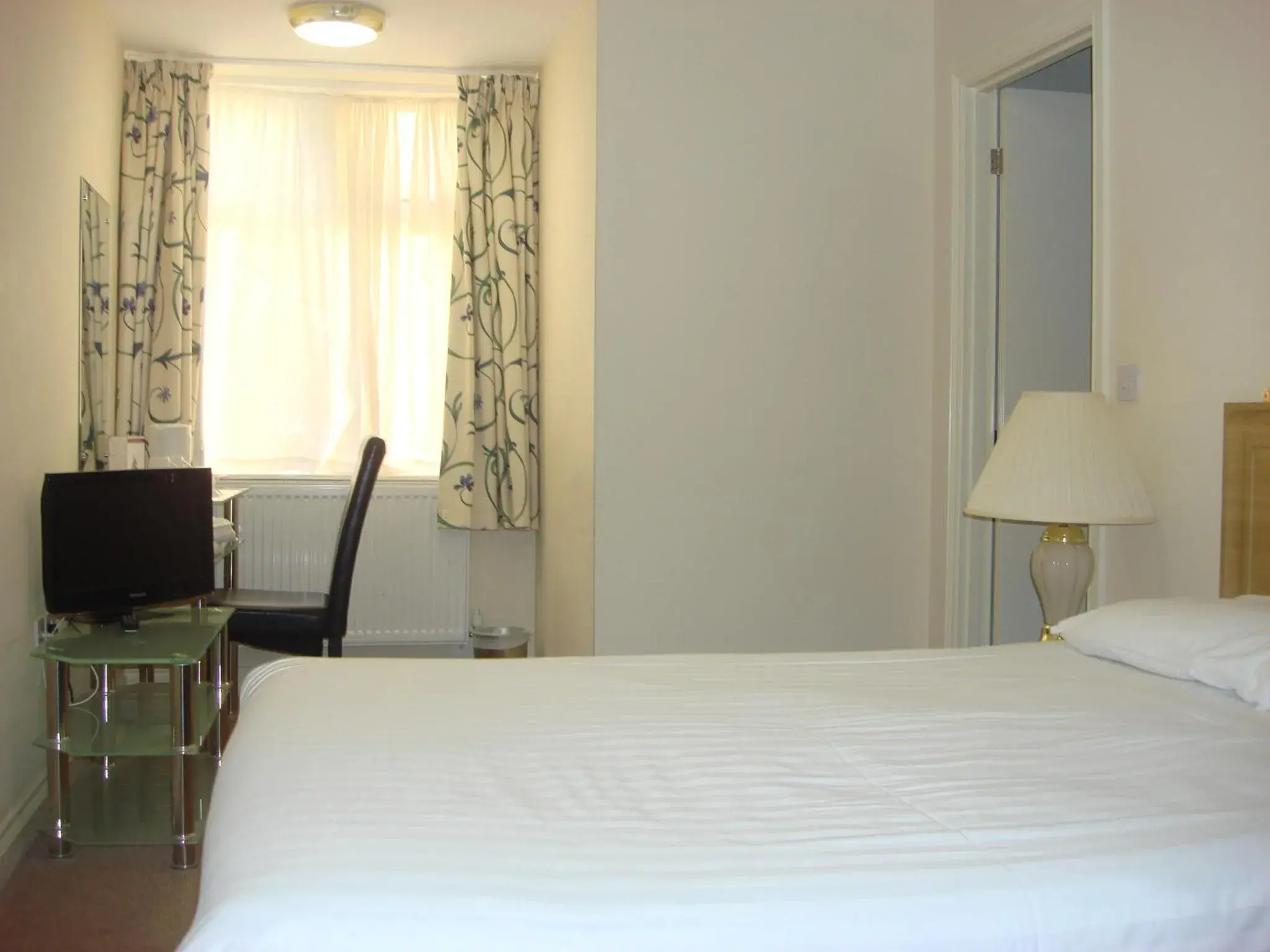 Bedroom, Bed in Carrington House Hotel