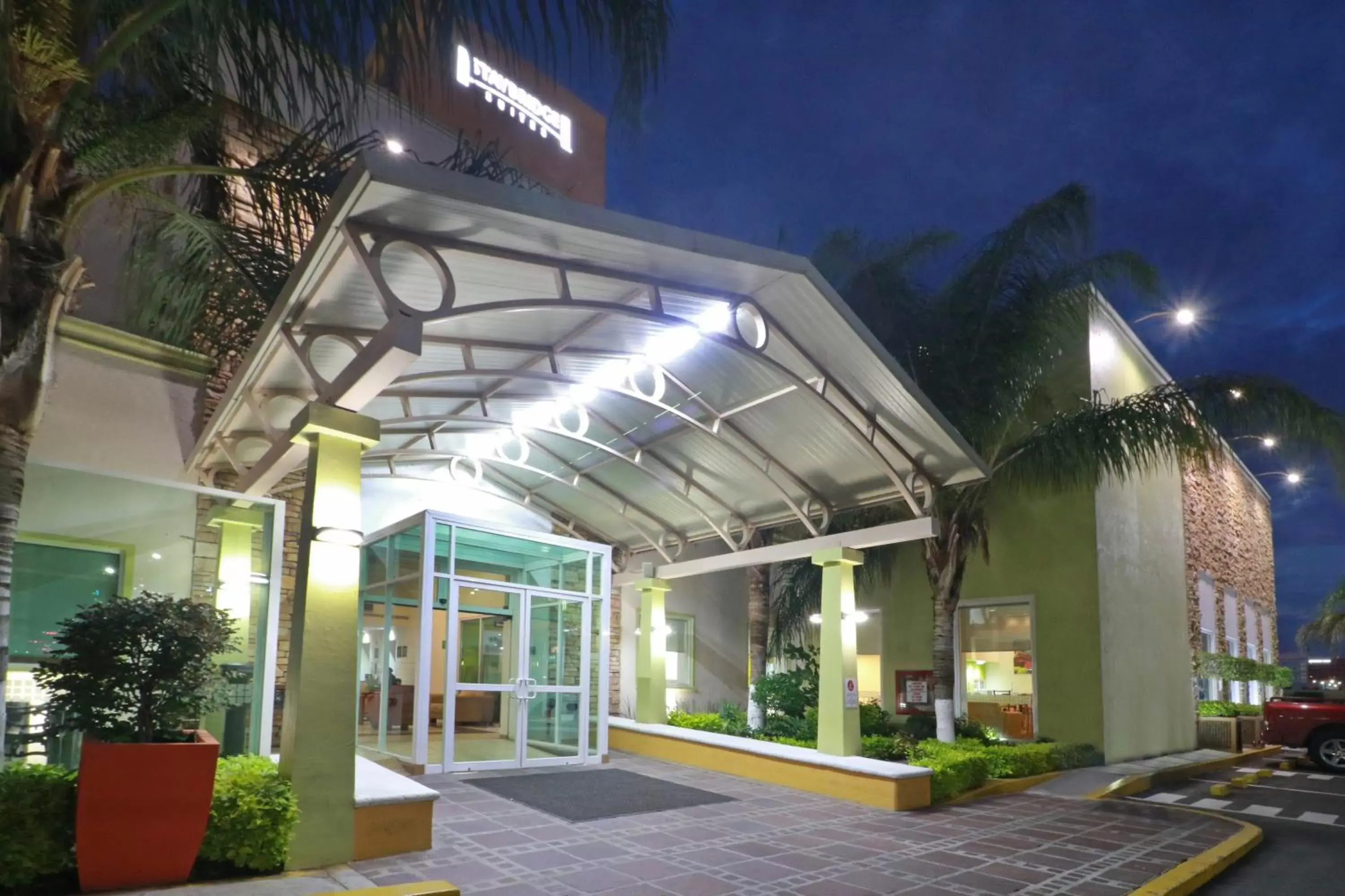 Property building, Facade/Entrance in Staybridge Suites Queretaro, an IHG Hotel